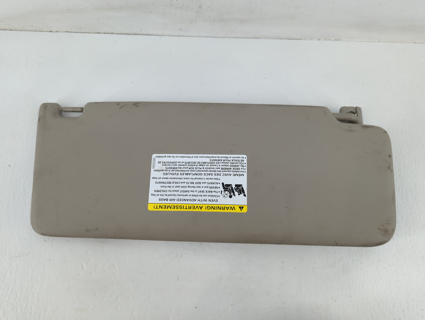 2020-2022 Volkswagen Atlas Sun Visor Shade Replacement Driver Left Mirror Fits Fits 2020 2021 2022 OEM Used Auto Parts - Oemusedautoparts1.com