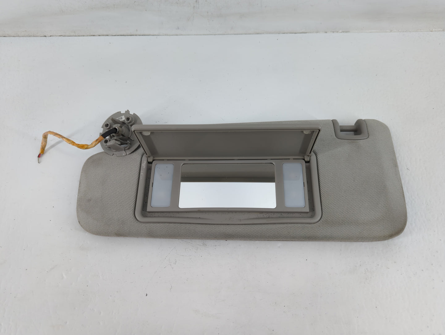 2013-2016 Chevrolet Malibu Sun Visor Shade Replacement Driver Left Mirror Fits Fits 2013 2014 2015 2016 OEM Used Auto Parts - Oemusedautoparts1.com