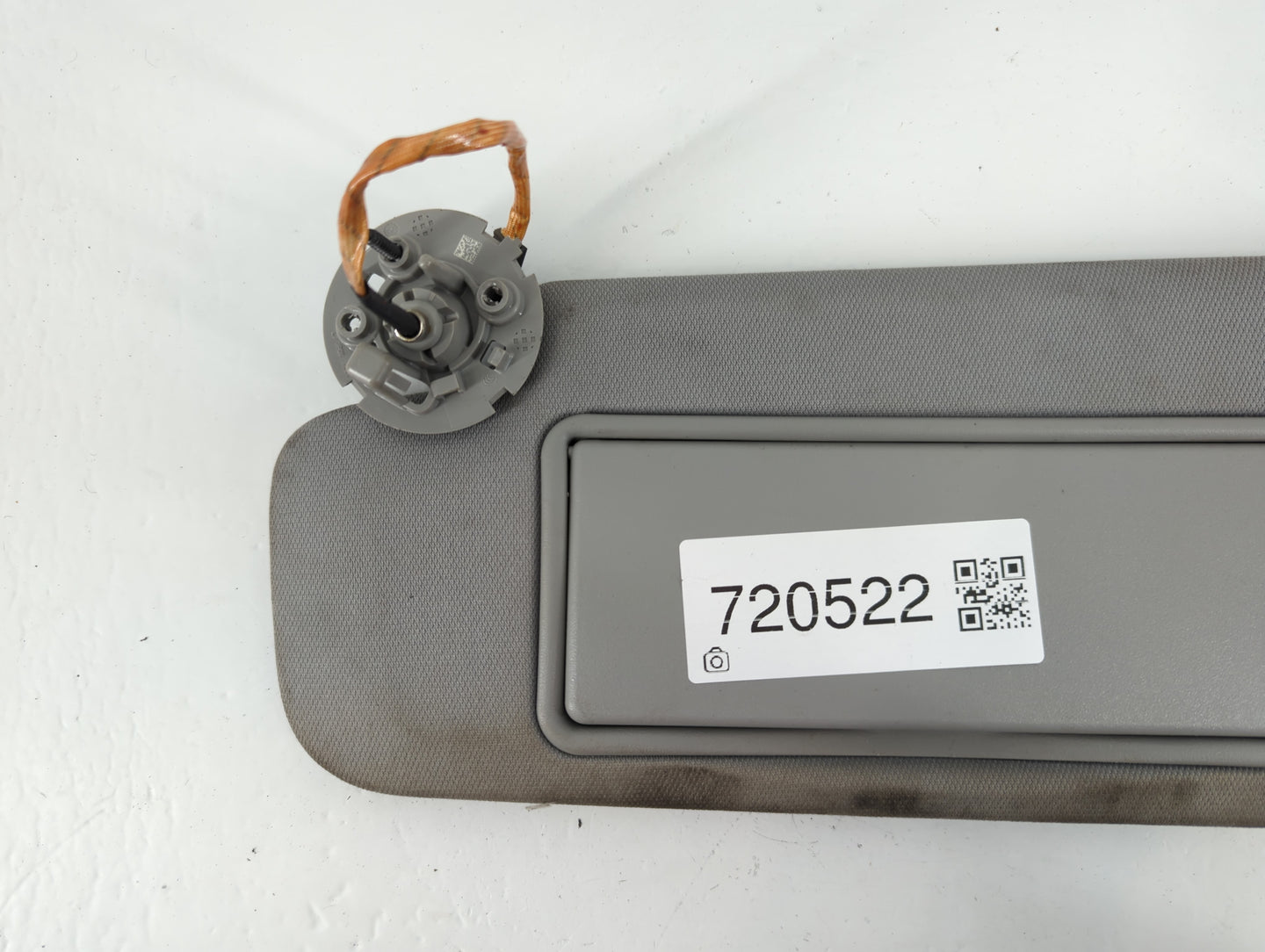 2016-2021 Chevrolet Malibu Sun Visor Shade Replacement Driver Left Mirror Fits Fits 2016 2017 2018 2019 2020 2021 OEM Used Auto Parts - Oemusedautoparts1.com