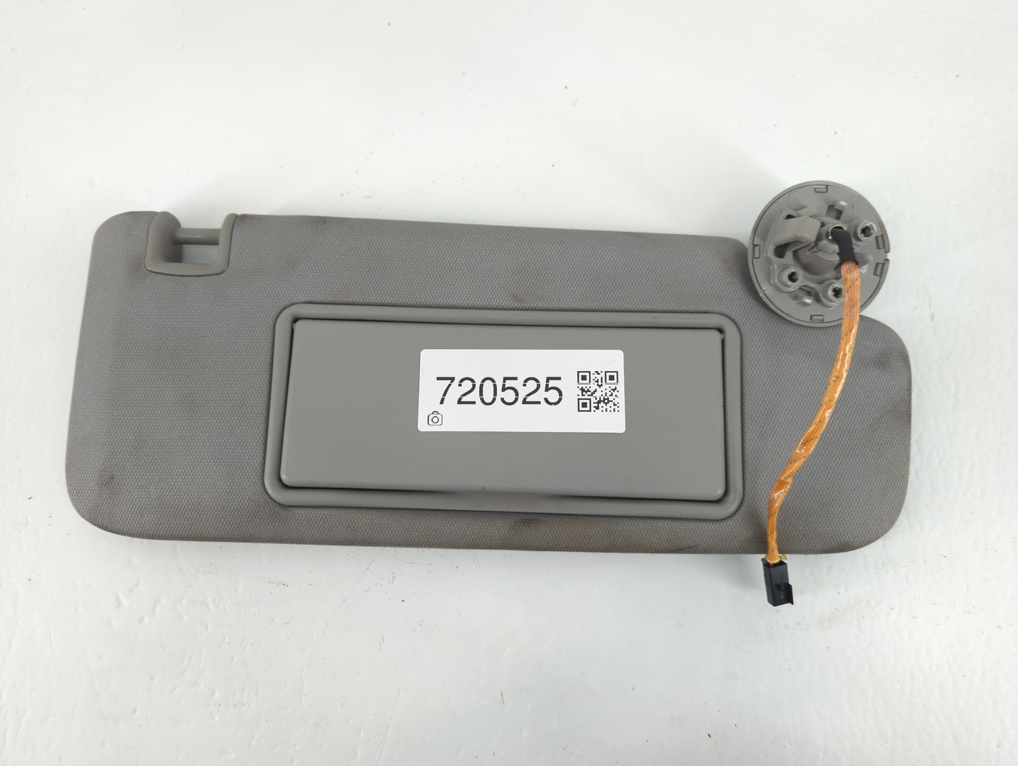 2016-2021 Chevrolet Malibu Sun Visor Shade Replacement Passenger Right Mirror Fits Fits 2016 2017 2018 2019 2020 2021 OEM Used Auto Parts - Oemusedautoparts1.com