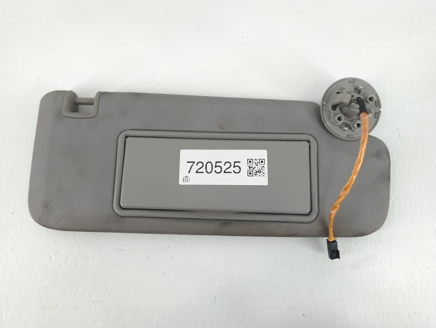 2016-2021 Chevrolet Malibu Sun Visor Shade Replacement Passenger Right Mirror Fits Fits 2016 2017 2018 2019 2020 2021 OEM Used Auto Parts - Oemusedautoparts1.com