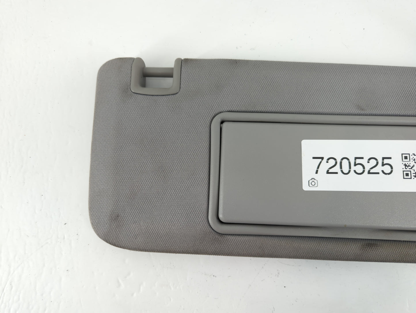 2016-2021 Chevrolet Malibu Sun Visor Shade Replacement Passenger Right Mirror Fits Fits 2016 2017 2018 2019 2020 2021 OEM Used Auto Parts - Oemusedautoparts1.com