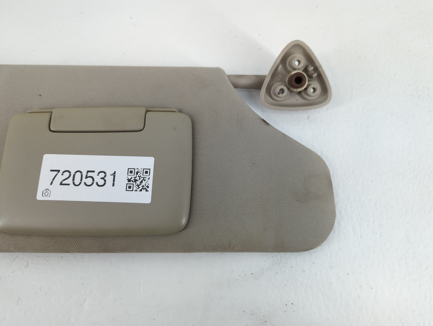 2005-2007 Chrysler 300 Sun Visor Shade Replacement Passenger Right Mirror Fits Fits 2005 2006 2007 OEM Used Auto Parts - Oemusedautoparts1.com