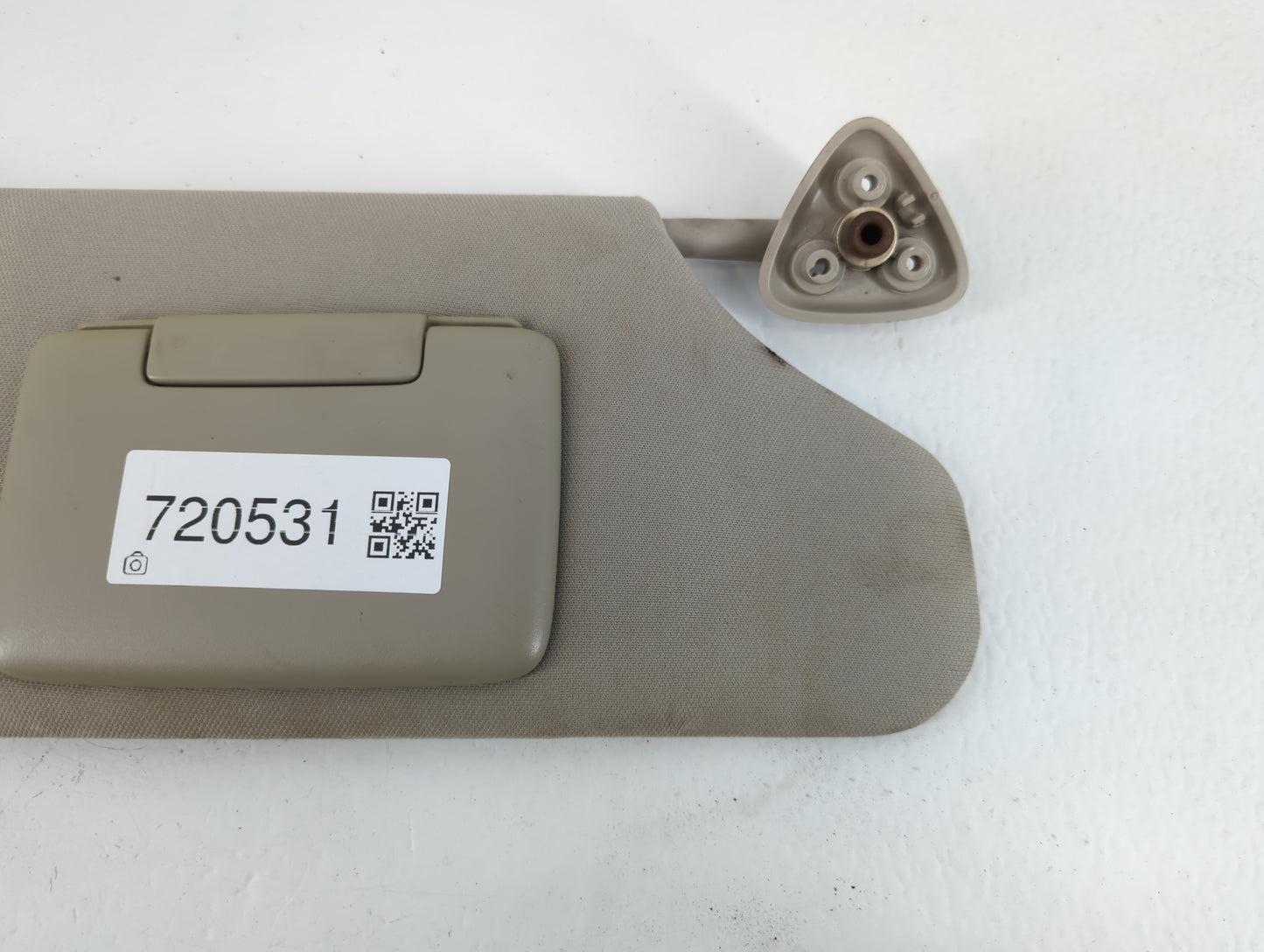 2005-2007 Chrysler 300 Sun Visor Shade Replacement Passenger Right Mirror Fits Fits 2005 2006 2007 OEM Used Auto Parts - Oemusedautoparts1.com