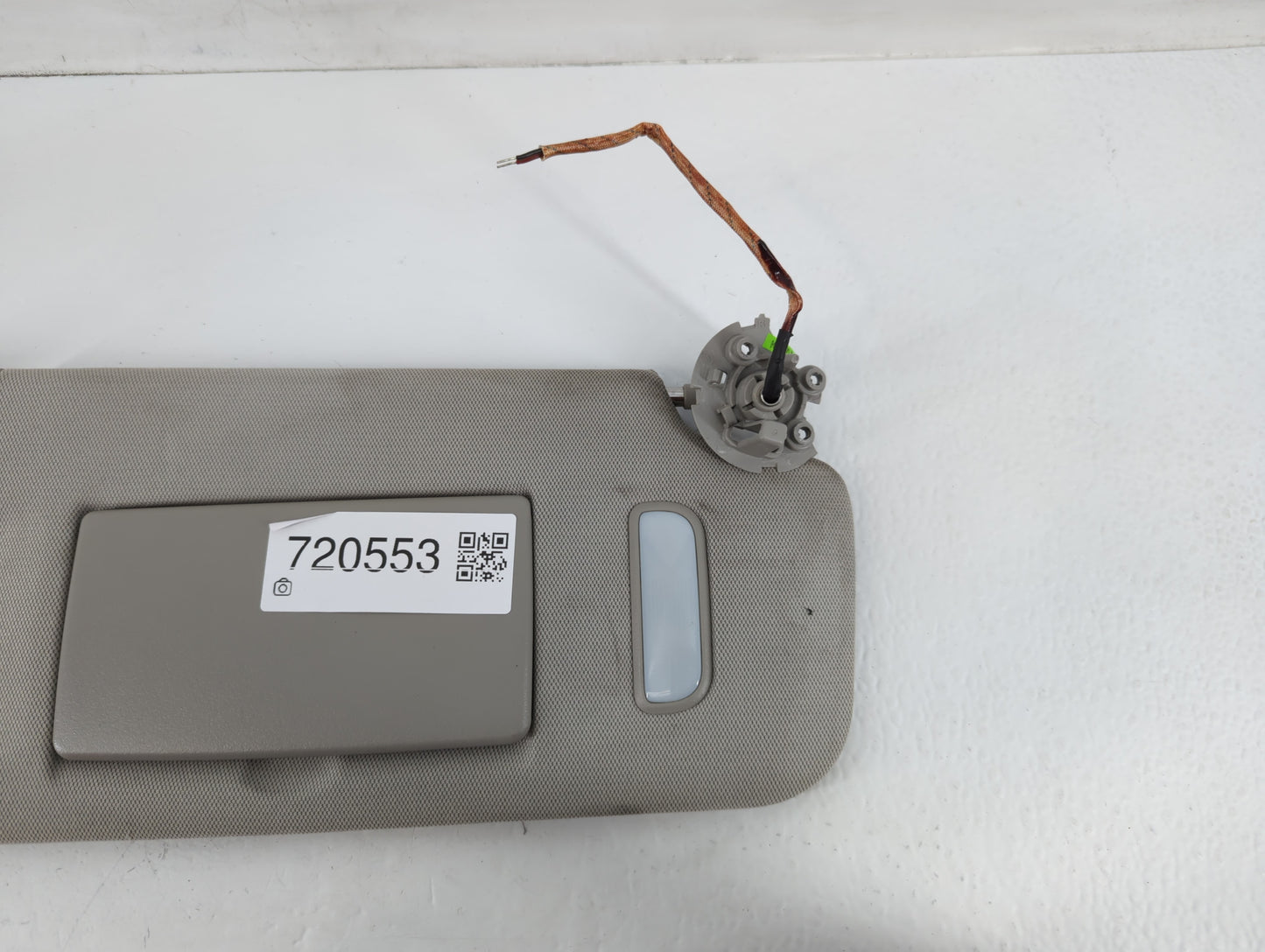 2010-2017 Chevrolet Equinox Sun Visor Shade Replacement Passenger Right Mirror Fits Fits 2010 2011 2012 2013 2014 2015 2016 2017 OEM Used Auto Parts - Oemusedautoparts1.com