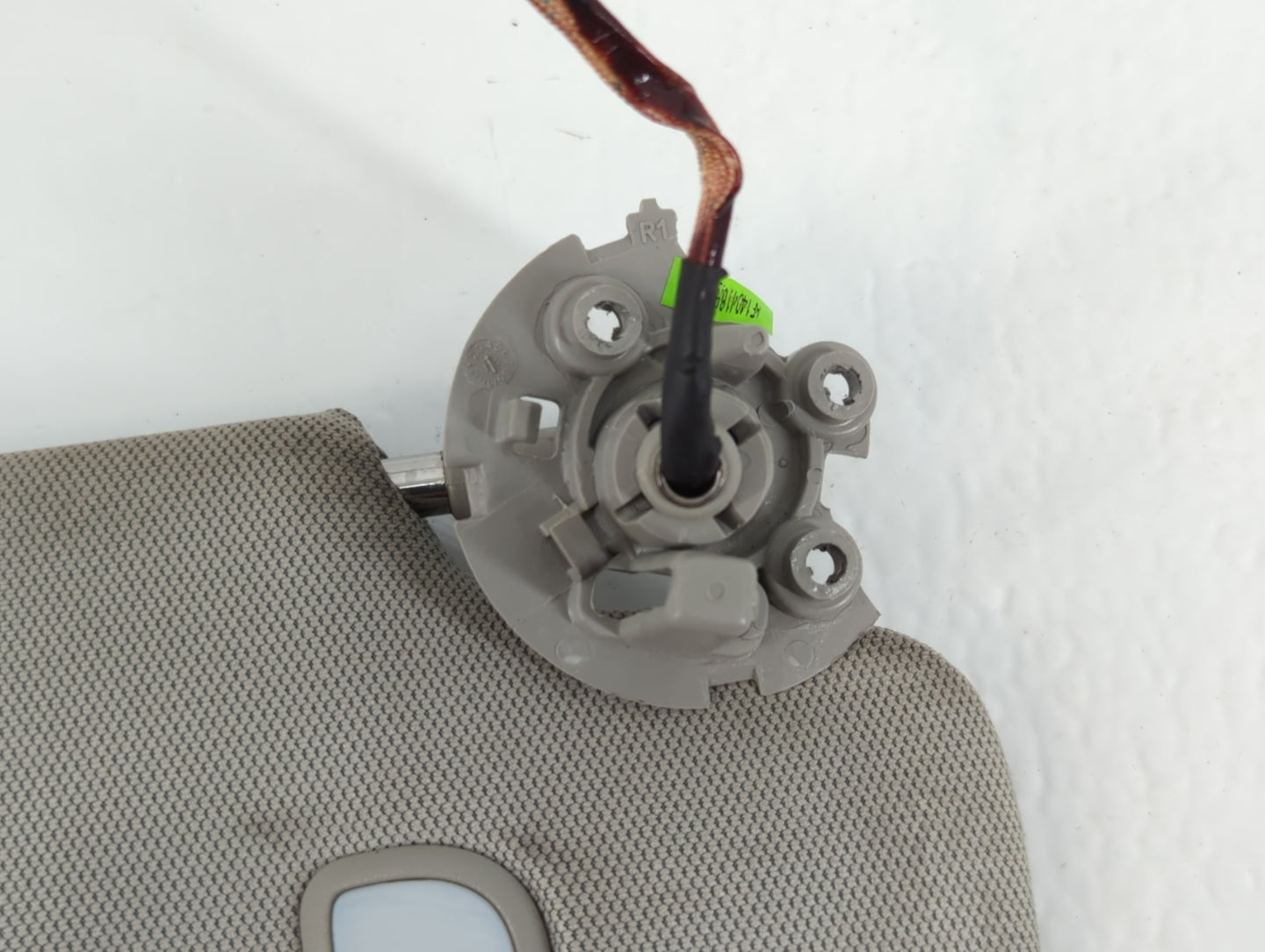 2010-2017 Chevrolet Equinox Sun Visor Shade Replacement Passenger Right Mirror Fits Fits 2010 2011 2012 2013 2014 2015 2016 2017 OEM Used Auto Parts - Oemusedautoparts1.com