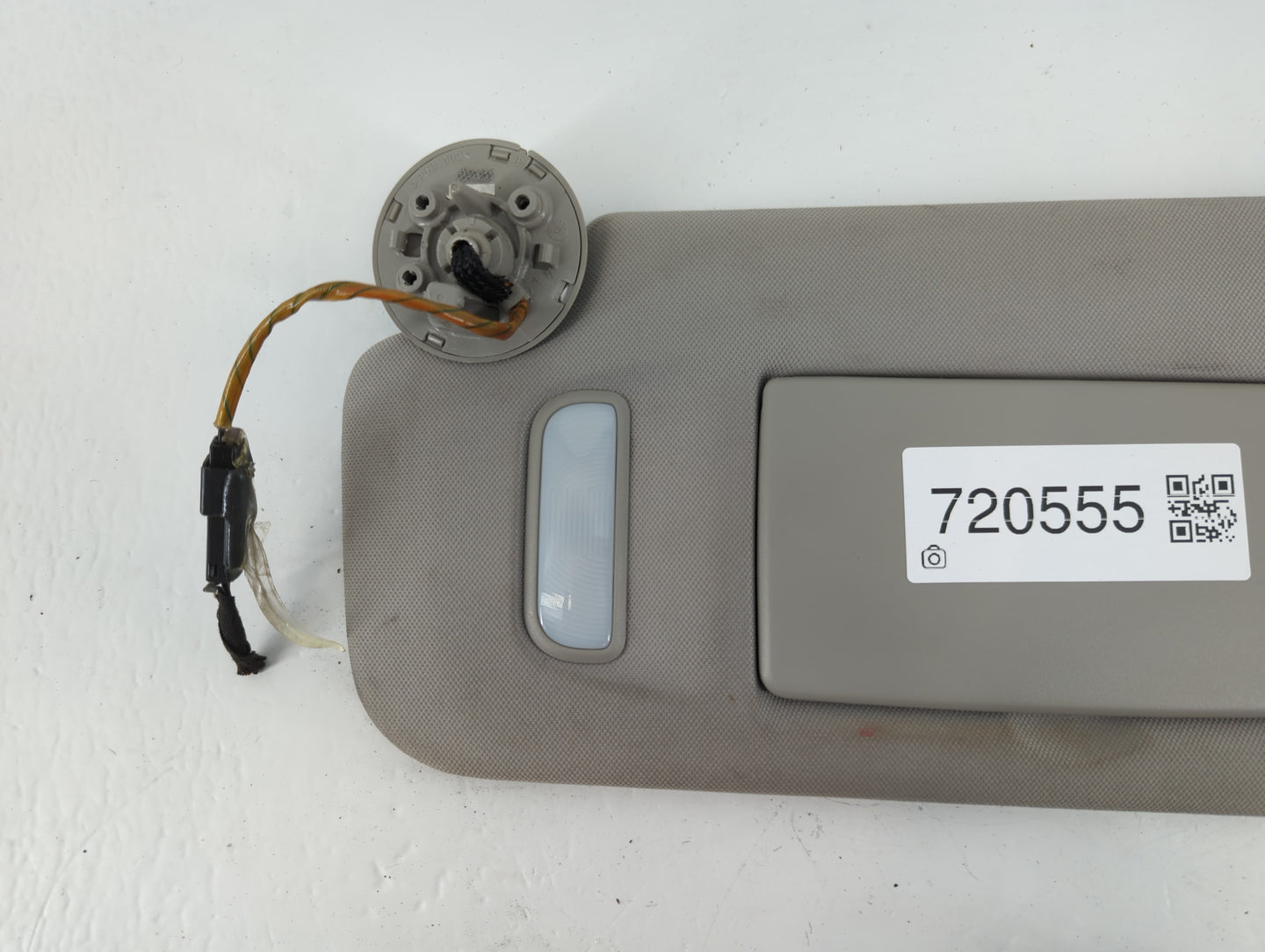 2010 Chevrolet Traverse Sun Visor Shade Replacement Driver Left Mirror Fits OEM Used Auto Parts - Oemusedautoparts1.com