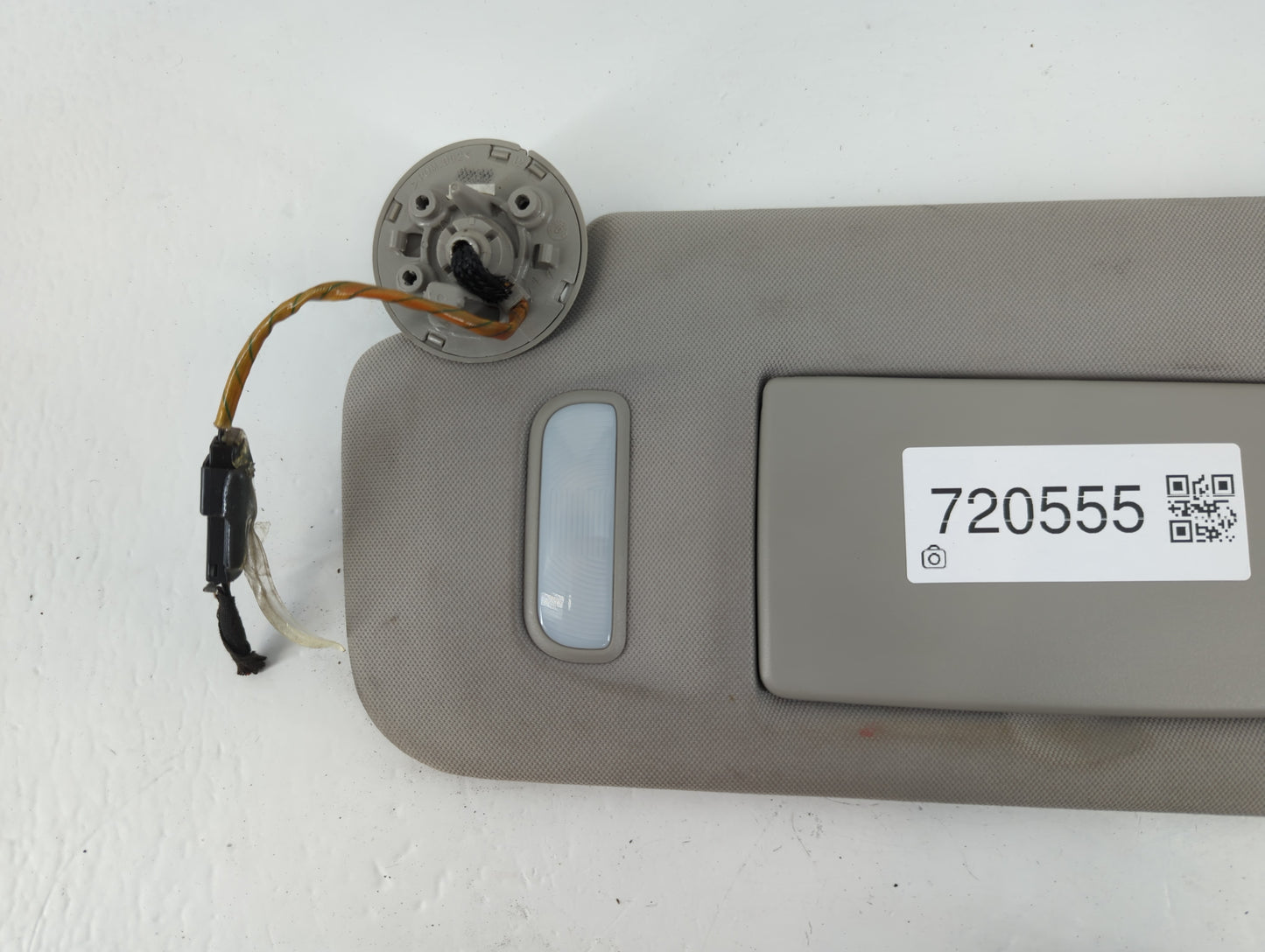 2010 Chevrolet Traverse Sun Visor Shade Replacement Driver Left Mirror Fits OEM Used Auto Parts - Oemusedautoparts1.com