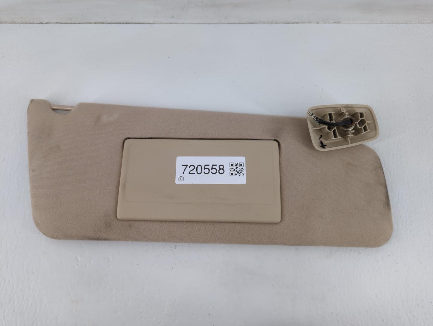 2004-2008 Ford F-150 Sun Visor Shade Replacement Passenger Right Mirror Fits Fits 2004 2005 2006 2007 2008 OEM Used Auto Parts - Oemusedautoparts1.com