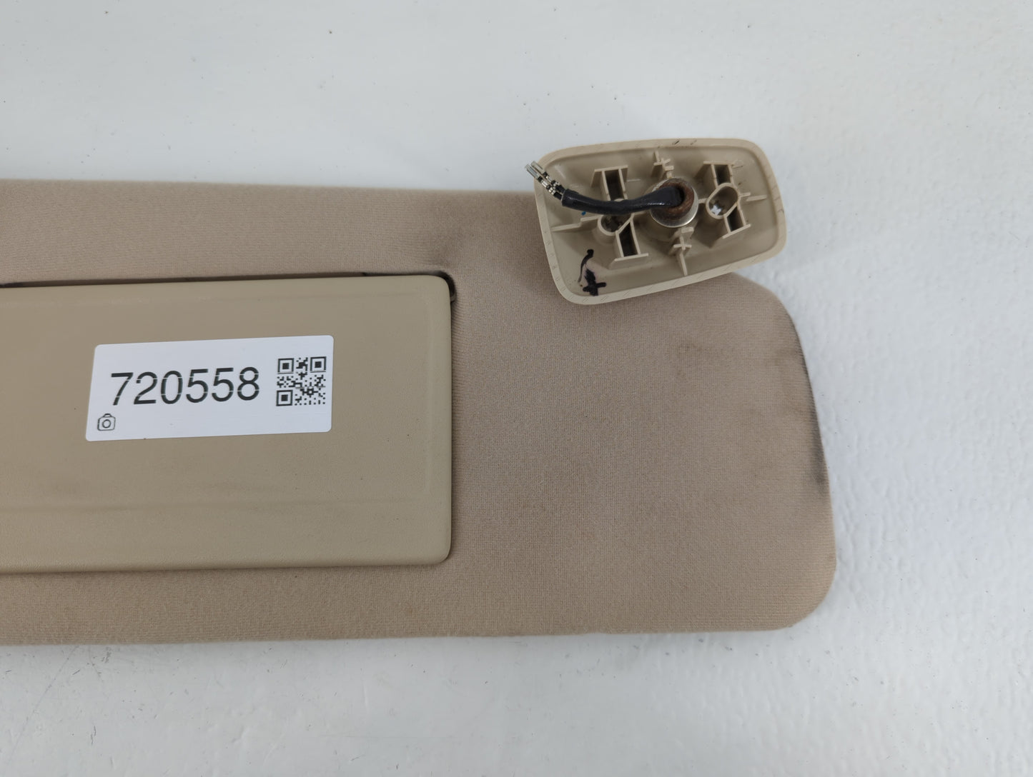 2004-2008 Ford F-150 Sun Visor Shade Replacement Passenger Right Mirror Fits Fits 2004 2005 2006 2007 2008 OEM Used Auto Parts - Oemusedautoparts1.com