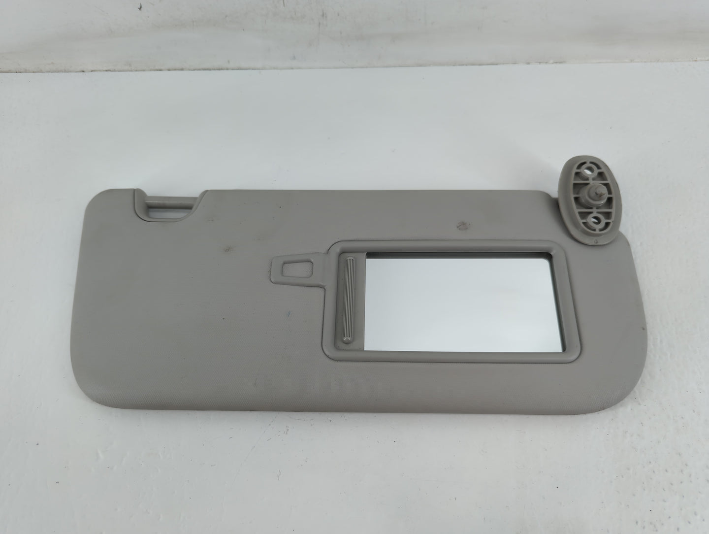 2014-2019 Kia Soul Sun Visor Shade Replacement Passenger Right Mirror Fits Fits 2014 2015 2016 2017 2018 2019 OEM Used Auto Parts - Oemusedautoparts1.com