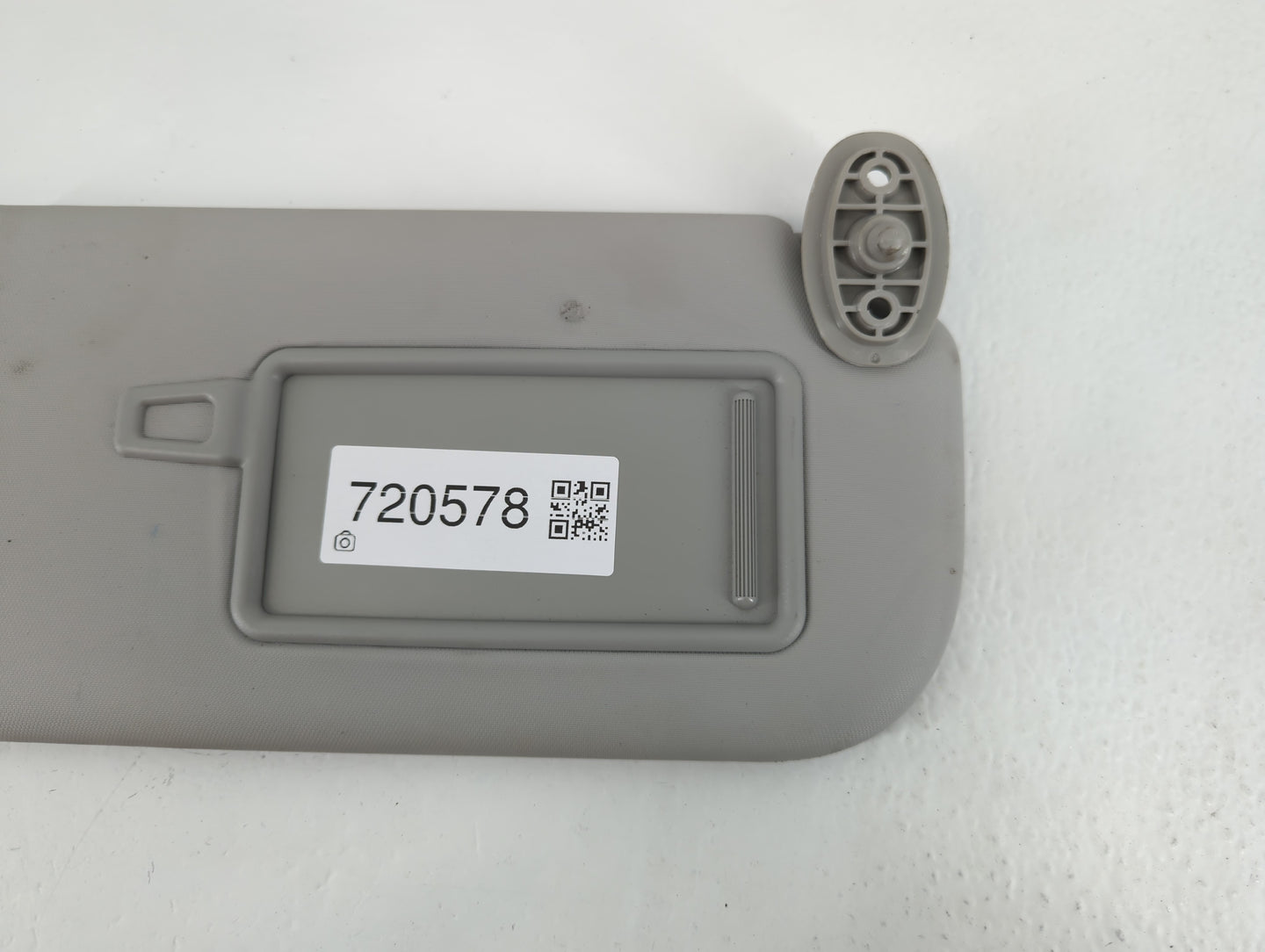 2014-2019 Kia Soul Sun Visor Shade Replacement Passenger Right Mirror Fits Fits 2014 2015 2016 2017 2018 2019 OEM Used Auto Parts - Oemusedautoparts1.com