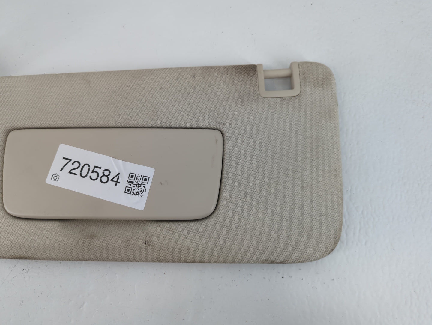 2018-2019 Chevrolet Equinox Sun Visor Shade Replacement Driver Left Mirror Fits Fits 2018 2019 OEM Used Auto Parts - Oemusedautoparts1.com