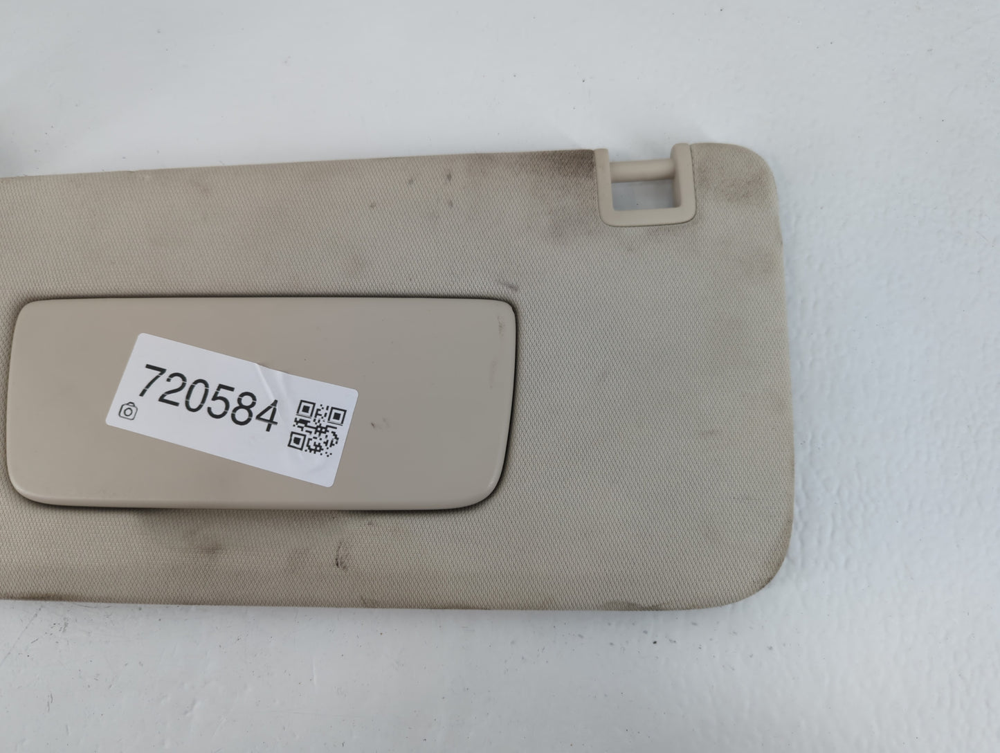 2018-2019 Chevrolet Equinox Sun Visor Shade Replacement Driver Left Mirror Fits Fits 2018 2019 OEM Used Auto Parts - Oemusedautoparts1.com