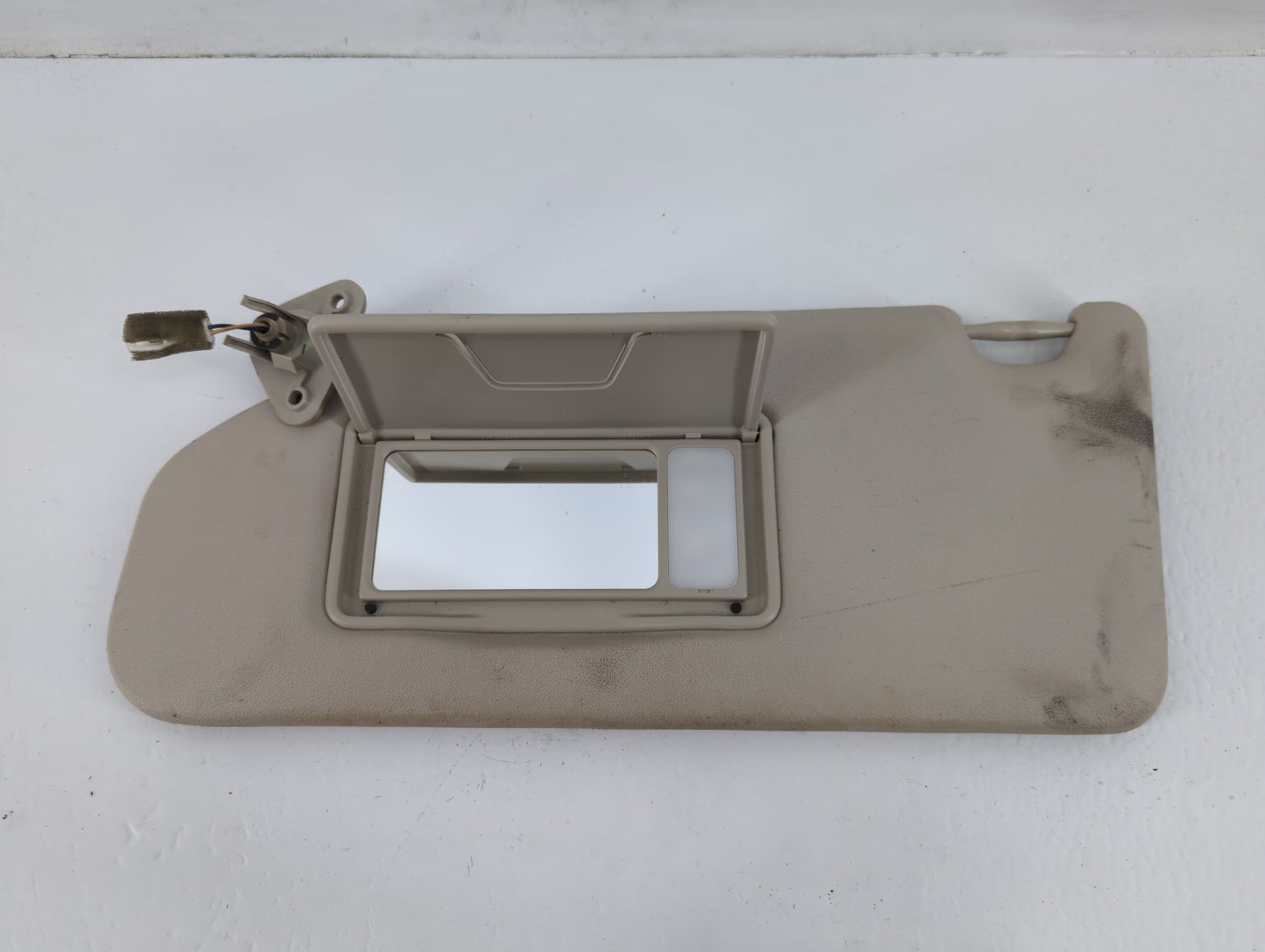 2014-2015 Mitsubishi Outlander Sun Visor Shade Replacement Driver Left Mirror Fits Fits 2014 2015 OEM Used Auto Parts - Oemusedautoparts1.com