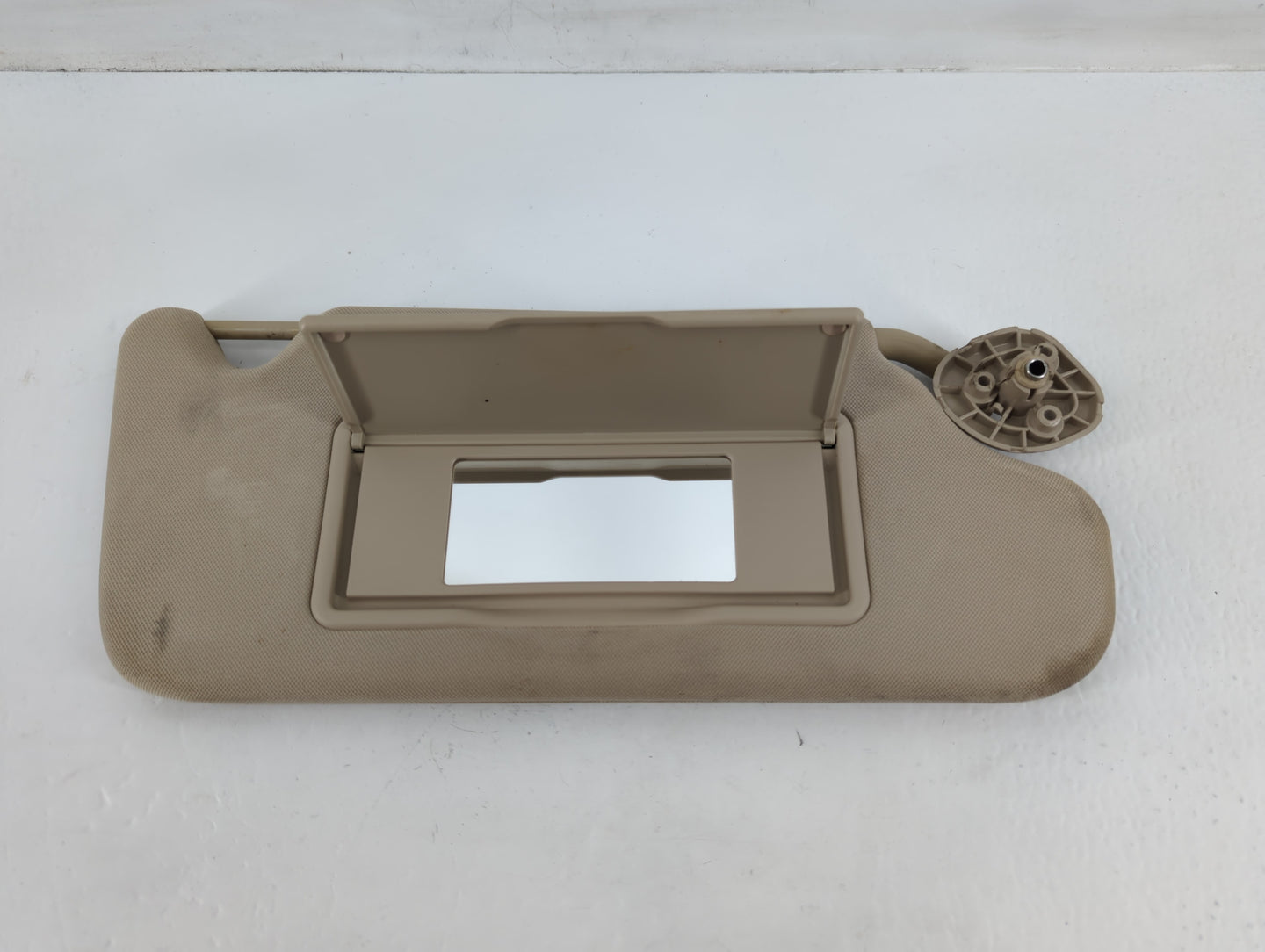 2006-2016 Chevrolet Impala Sun Visor Shade Replacement Passenger Right Mirror Fits OEM Used Auto Parts - Oemusedautoparts1.com