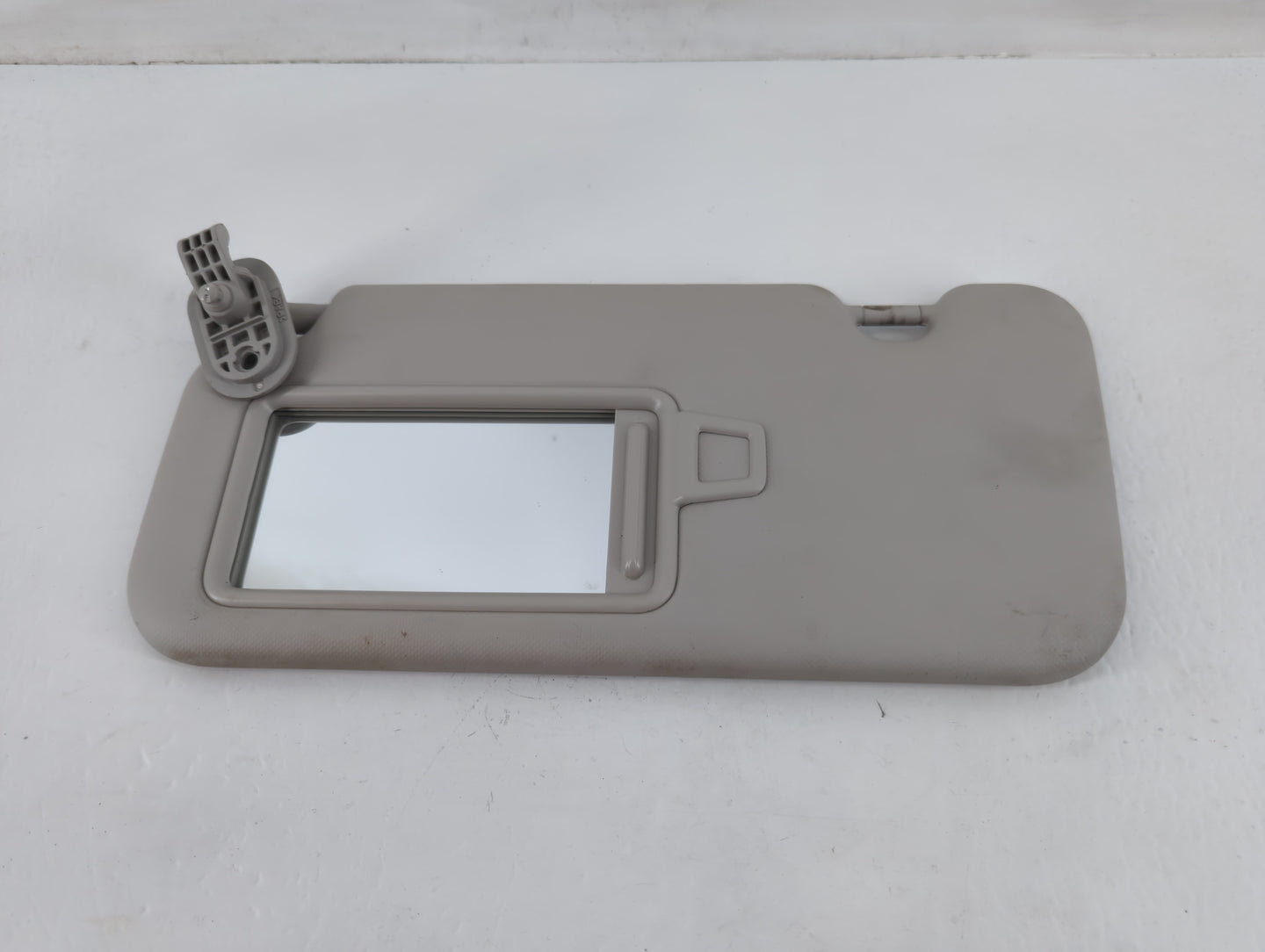 2020 Hyundai Venue Sun Visor Shade Replacement Passenger Right Mirror Fits OEM Used Auto Parts - Oemusedautoparts1.com
