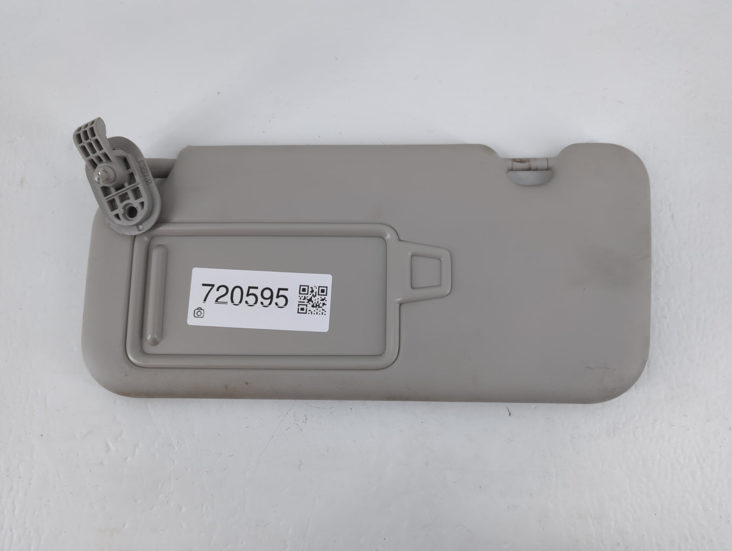 2020 Hyundai Venue Sun Visor Shade Replacement Passenger Right Mirror Fits OEM Used Auto Parts - Oemusedautoparts1.com