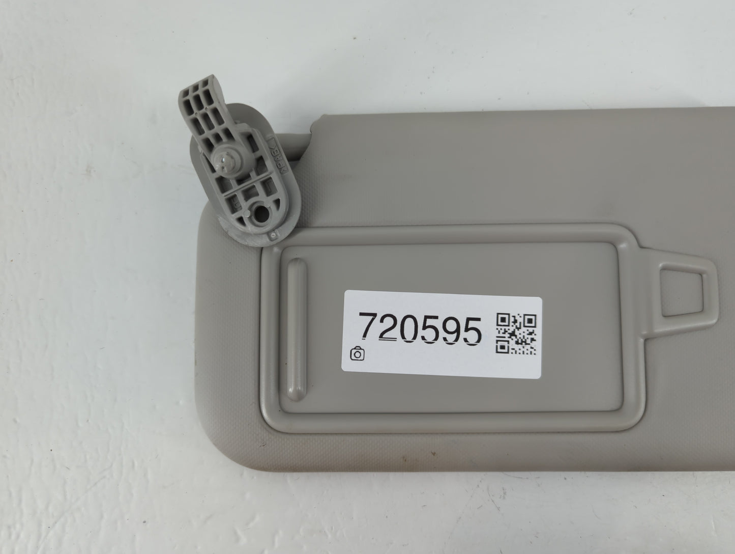 2020 Hyundai Venue Sun Visor Shade Replacement Passenger Right Mirror Fits OEM Used Auto Parts - Oemusedautoparts1.com