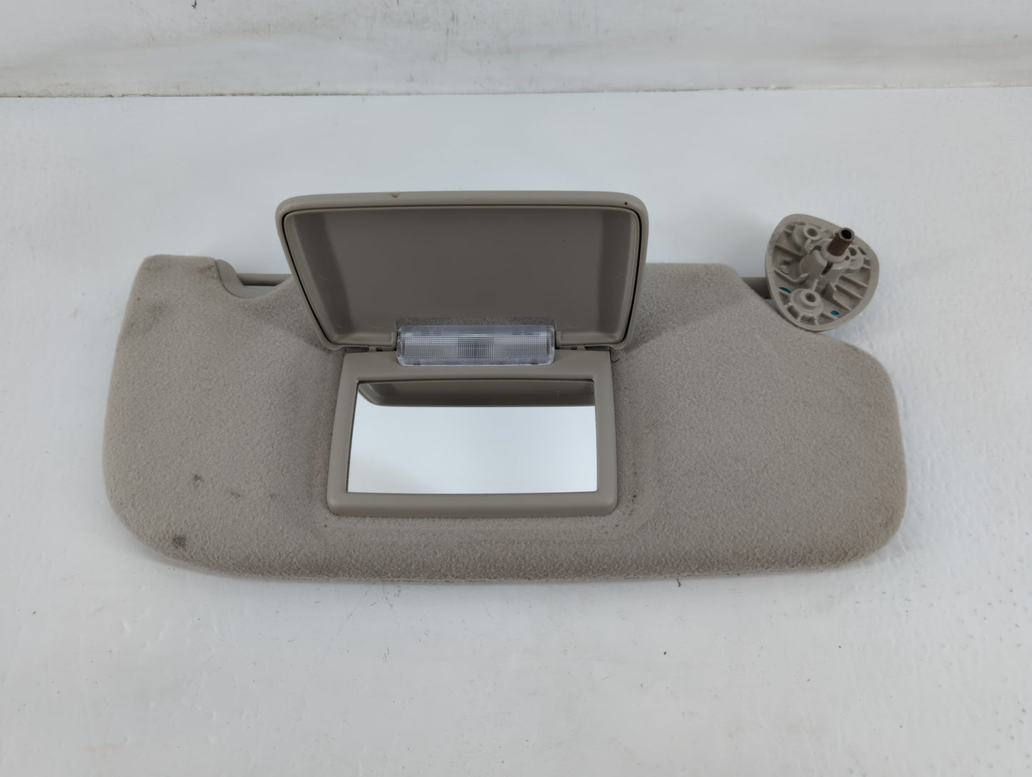 2005-2007 Buick Rainier Sun Visor Shade Replacement Passenger Right Mirror Fits Fits 2005 2006 2007 OEM Used Auto Parts - Oemusedautoparts1.com
