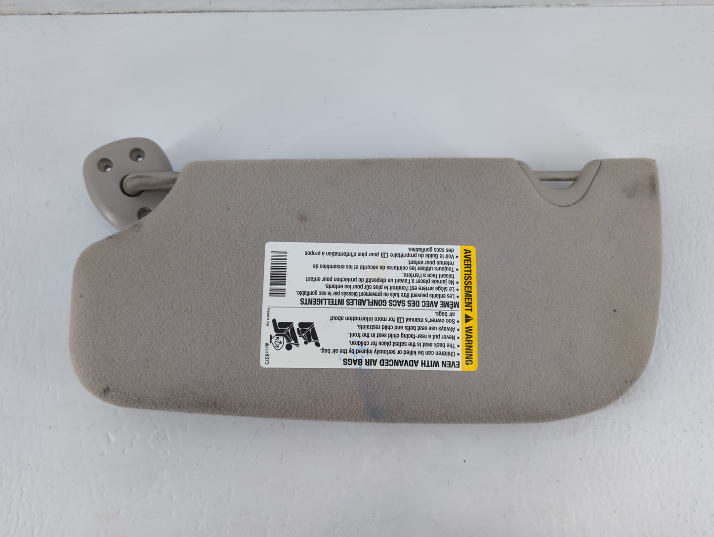 2005-2007 Buick Rainier Sun Visor Shade Replacement Passenger Right Mirror Fits Fits 2005 2006 2007 OEM Used Auto Parts - Oemusedautoparts1.com