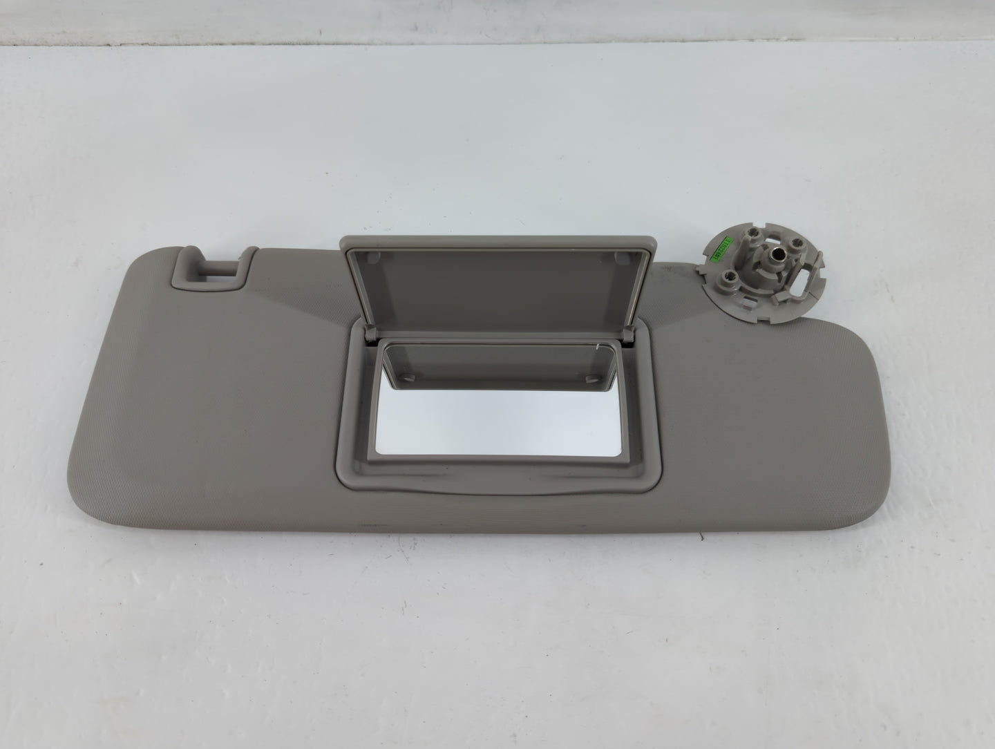 2011-2016 Chevrolet Cruze Sun Visor Shade Replacement Passenger Right Mirror Fits Fits 2011 2012 2013 2014 2015 2016 OEM Used Auto Parts - Oemusedautoparts1.com