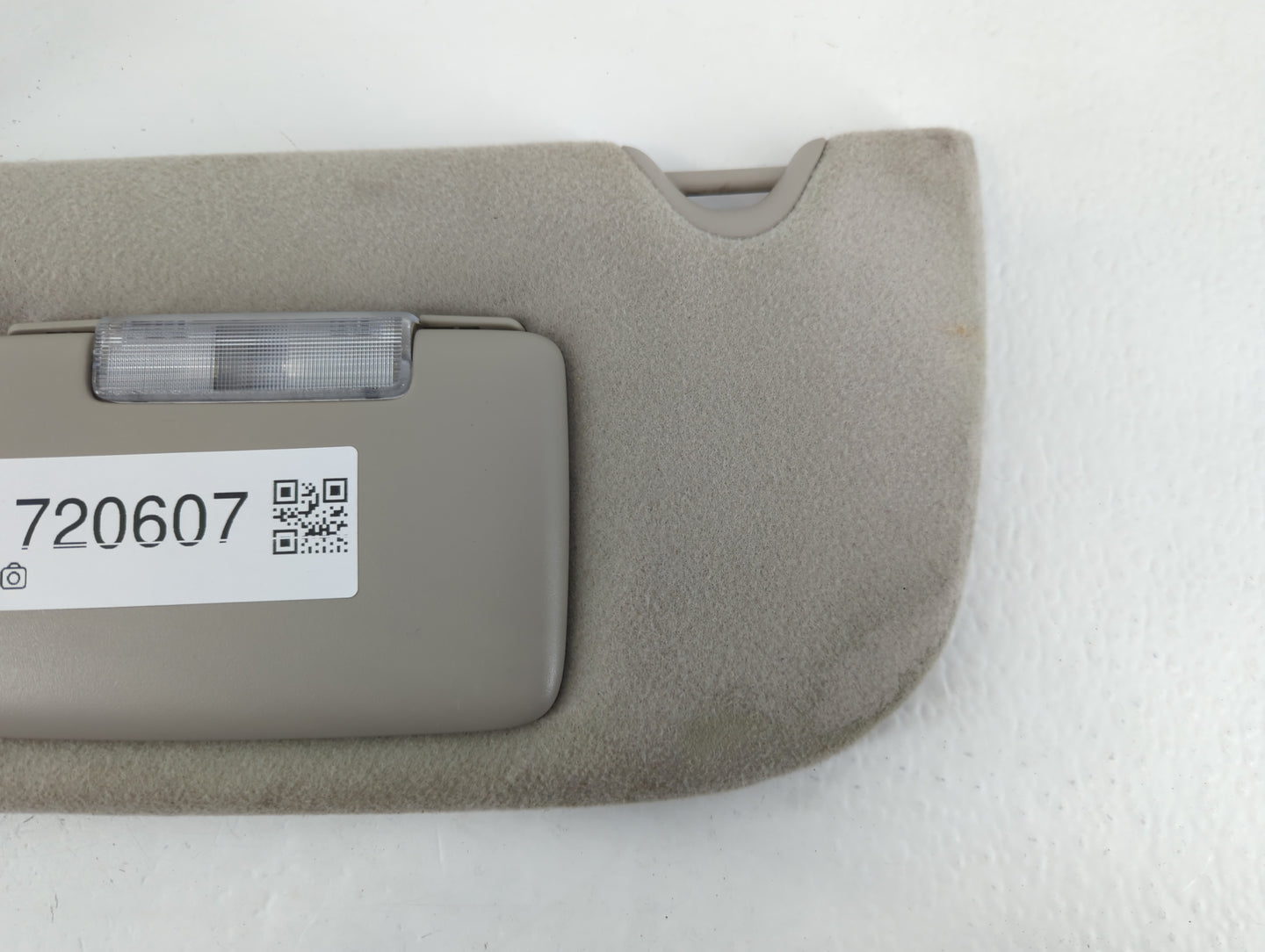 2005-2007 Buick Rainier Sun Visor Shade Replacement Passenger Right Mirror Fits Fits 2005 2006 2007 OEM Used Auto Parts - Oemusedautoparts1.com