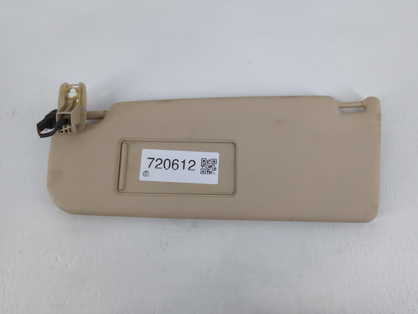 2009-2017 Volkswagen Cc Sun Visor Shade Replacement Passenger Right Mirror Fits Fits 2009 2010 2011 2012 2013 2014 2015 2016 2017 OEM Used Auto Parts - Oemusedautoparts1.com