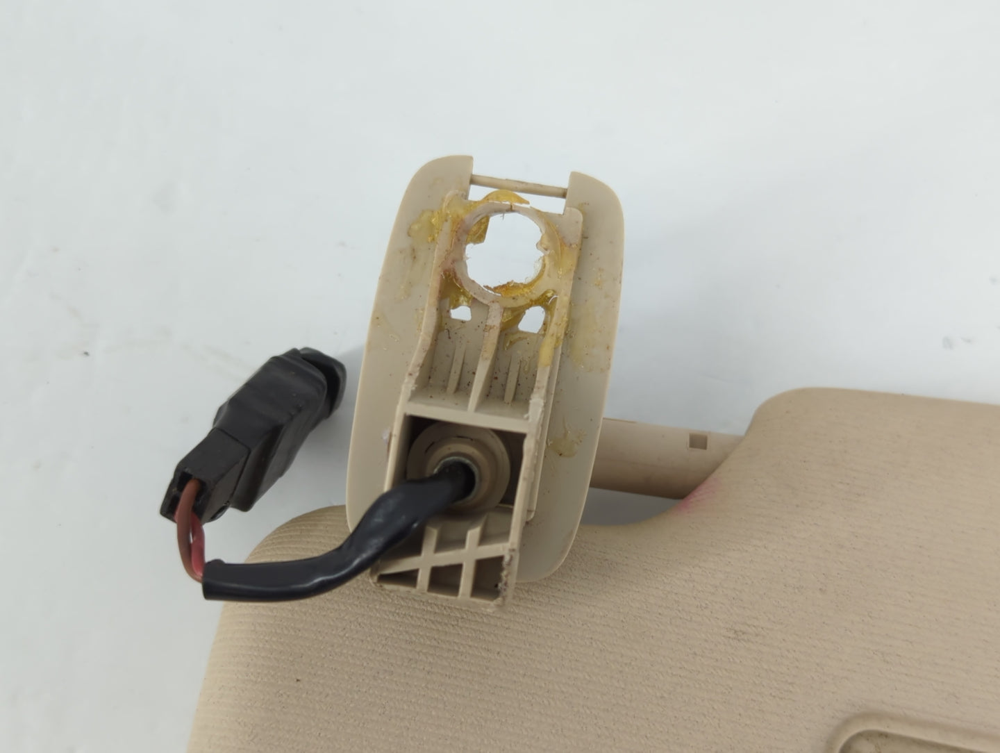 2009-2017 Volkswagen Cc Sun Visor Shade Replacement Passenger Right Mirror Fits Fits 2009 2010 2011 2012 2013 2014 2015 2016 2017 OEM Used Auto Parts - Oemusedautoparts1.com