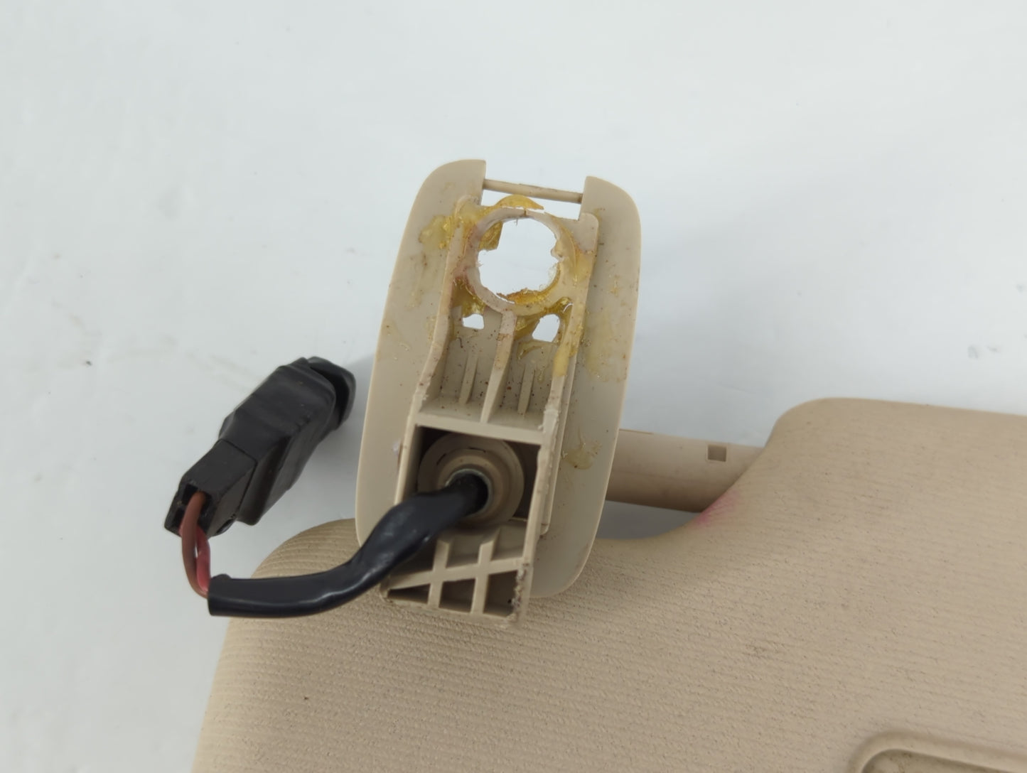 2009-2017 Volkswagen Cc Sun Visor Shade Replacement Passenger Right Mirror Fits Fits 2009 2010 2011 2012 2013 2014 2015 2016 2017 OEM Used Auto Parts - Oemusedautoparts1.com