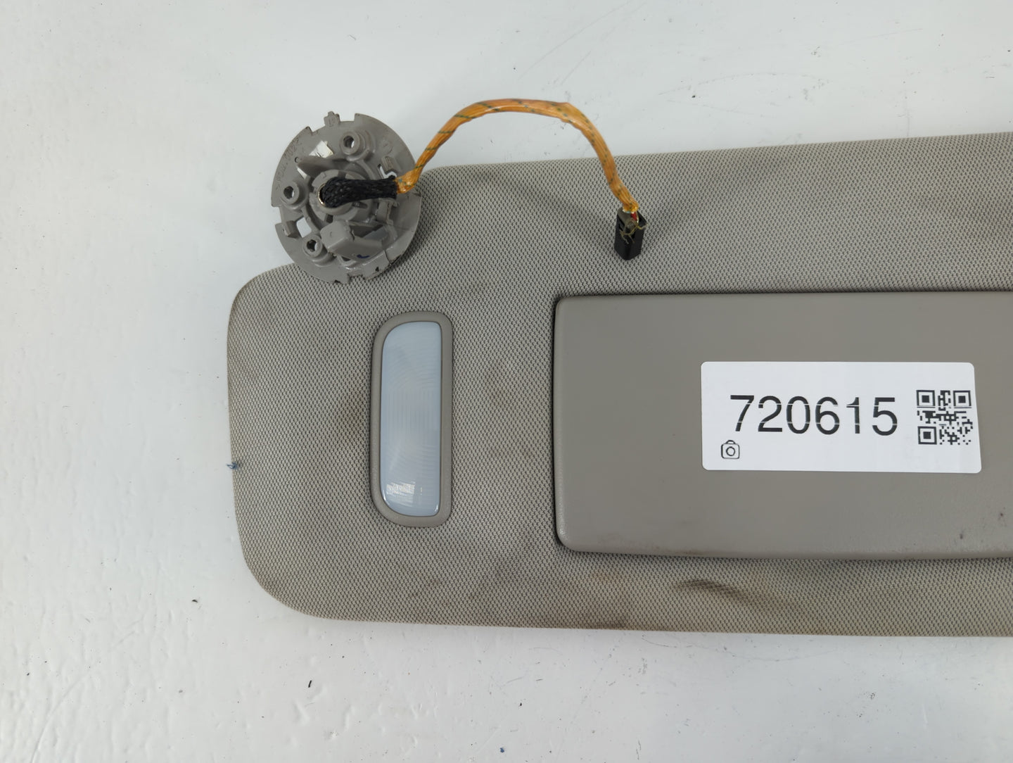 2010-2017 Chevrolet Equinox Sun Visor Shade Replacement Driver Left Mirror Fits Fits 2010 2011 2012 2013 2014 2015 2016 2017 OEM Used Auto Parts - Oemusedautoparts1.com