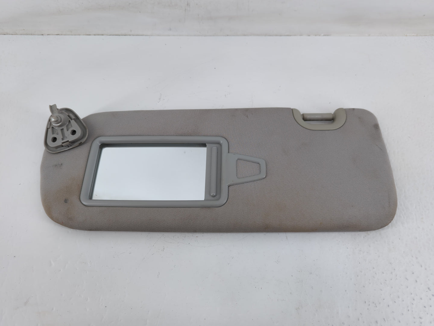 2013-2019 Hyundai Santa Fe Sun Visor Shade Replacement Driver Left Mirror Fits Fits 2013 2014 2015 2016 2017 2018 2019 OEM Used Auto Parts - Oemusedautoparts1.com