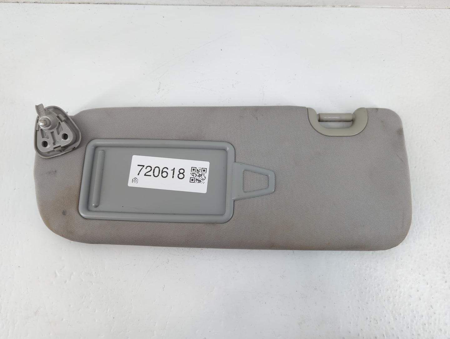 2013-2019 Hyundai Santa Fe Sun Visor Shade Replacement Driver Left Mirror Fits Fits 2013 2014 2015 2016 2017 2018 2019 OEM Used Auto Parts - Oemusedautoparts1.com