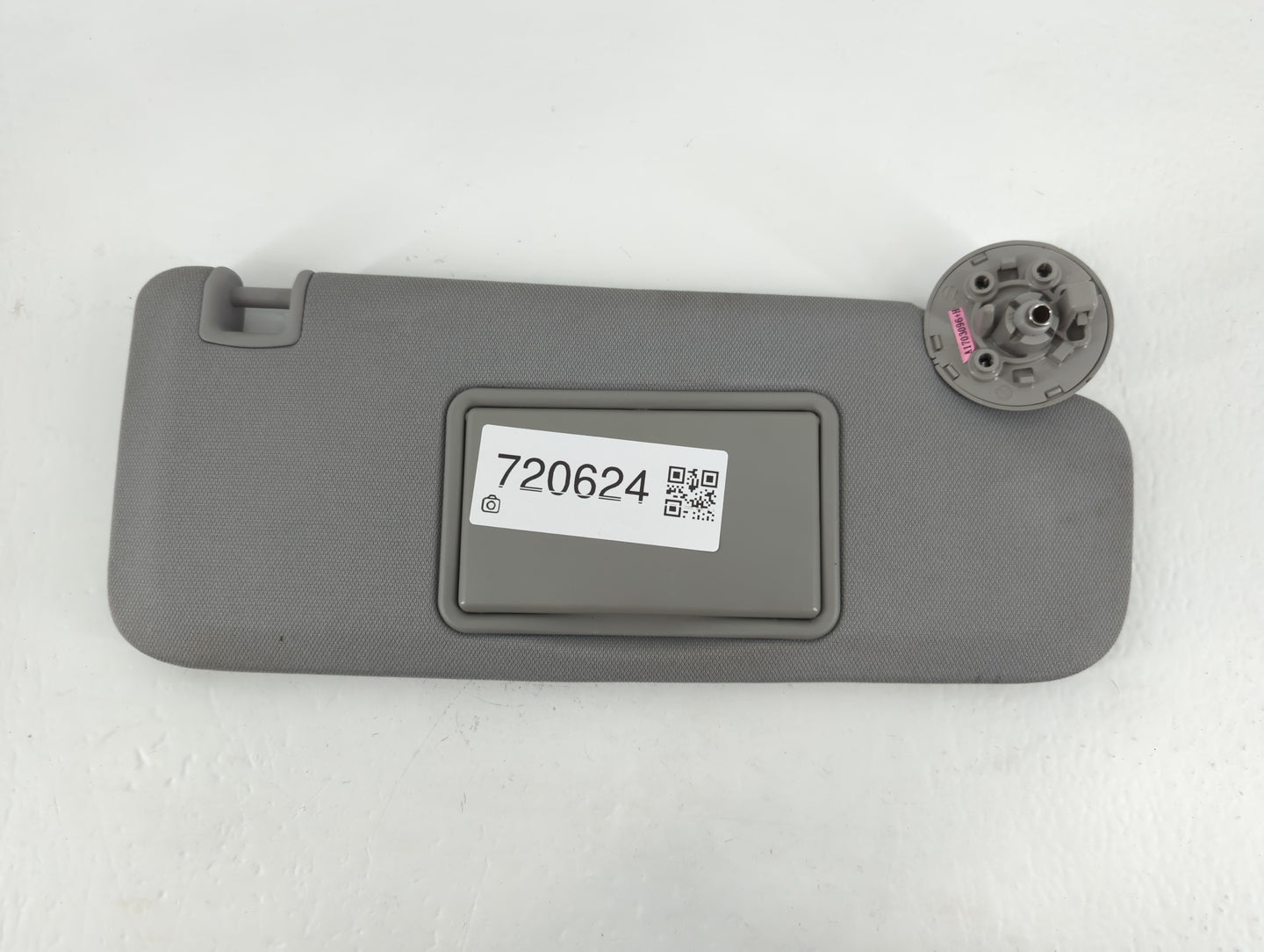 2016-2021 Chevrolet Malibu Sun Visor Shade Replacement Passenger Right Mirror Fits Fits 2016 2017 2018 2019 2020 2021 OEM Used Auto Parts - Oemusedautoparts1.com