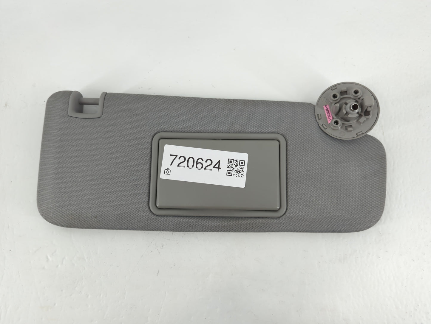 2016-2021 Chevrolet Malibu Sun Visor Shade Replacement Passenger Right Mirror Fits Fits 2016 2017 2018 2019 2020 2021 OEM Used Auto Parts - Oemusedautoparts1.com