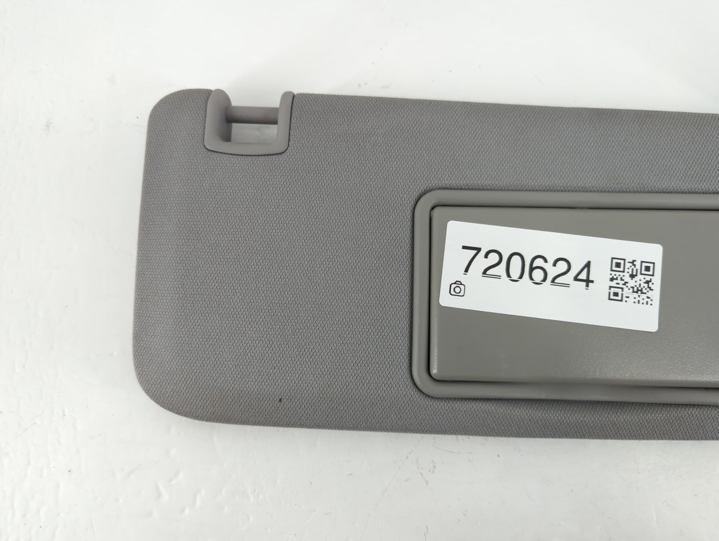 2016-2021 Chevrolet Malibu Sun Visor Shade Replacement Passenger Right Mirror Fits Fits 2016 2017 2018 2019 2020 2021 OEM Used Auto Parts - Oemusedautoparts1.com