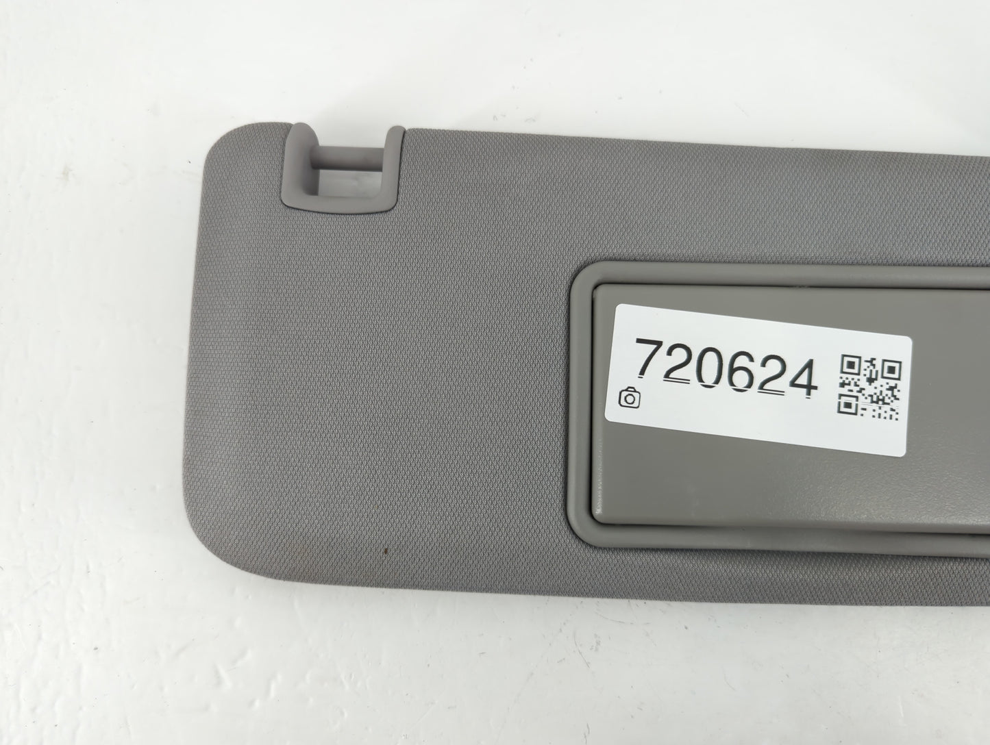 2016-2021 Chevrolet Malibu Sun Visor Shade Replacement Passenger Right Mirror Fits Fits 2016 2017 2018 2019 2020 2021 OEM Used Auto Parts - Oemusedautoparts1.com