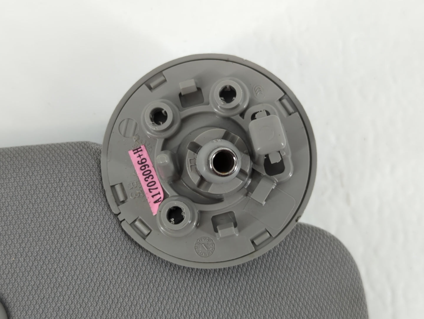 2016-2021 Chevrolet Malibu Sun Visor Shade Replacement Passenger Right Mirror Fits Fits 2016 2017 2018 2019 2020 2021 OEM Used Auto Parts - Oemusedautoparts1.com