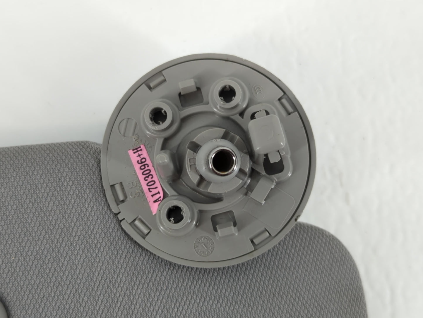 2016-2021 Chevrolet Malibu Sun Visor Shade Replacement Passenger Right Mirror Fits Fits 2016 2017 2018 2019 2020 2021 OEM Used Auto Parts - Oemusedautoparts1.com