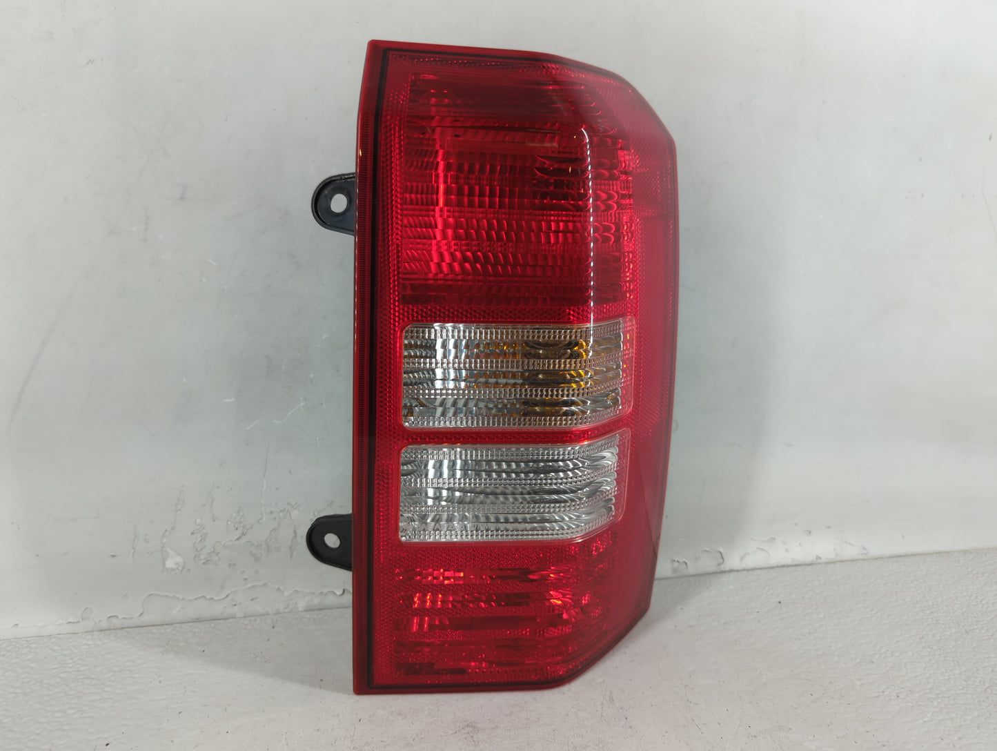 2007 Jeep Patriot Tail Light Assembly Passenger Right OEM P/N:224134 Fits OEM Used Auto Parts - Oemusedautoparts1.com