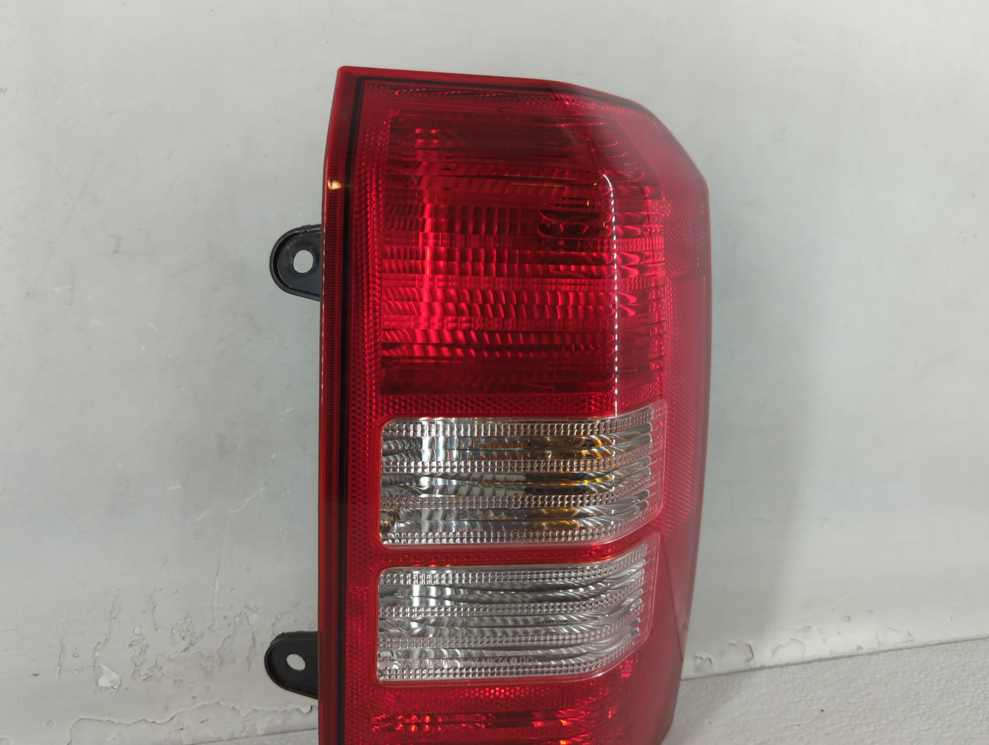 2007 Jeep Patriot Tail Light Assembly Passenger Right OEM P/N:224134 Fits OEM Used Auto Parts - Oemusedautoparts1.com