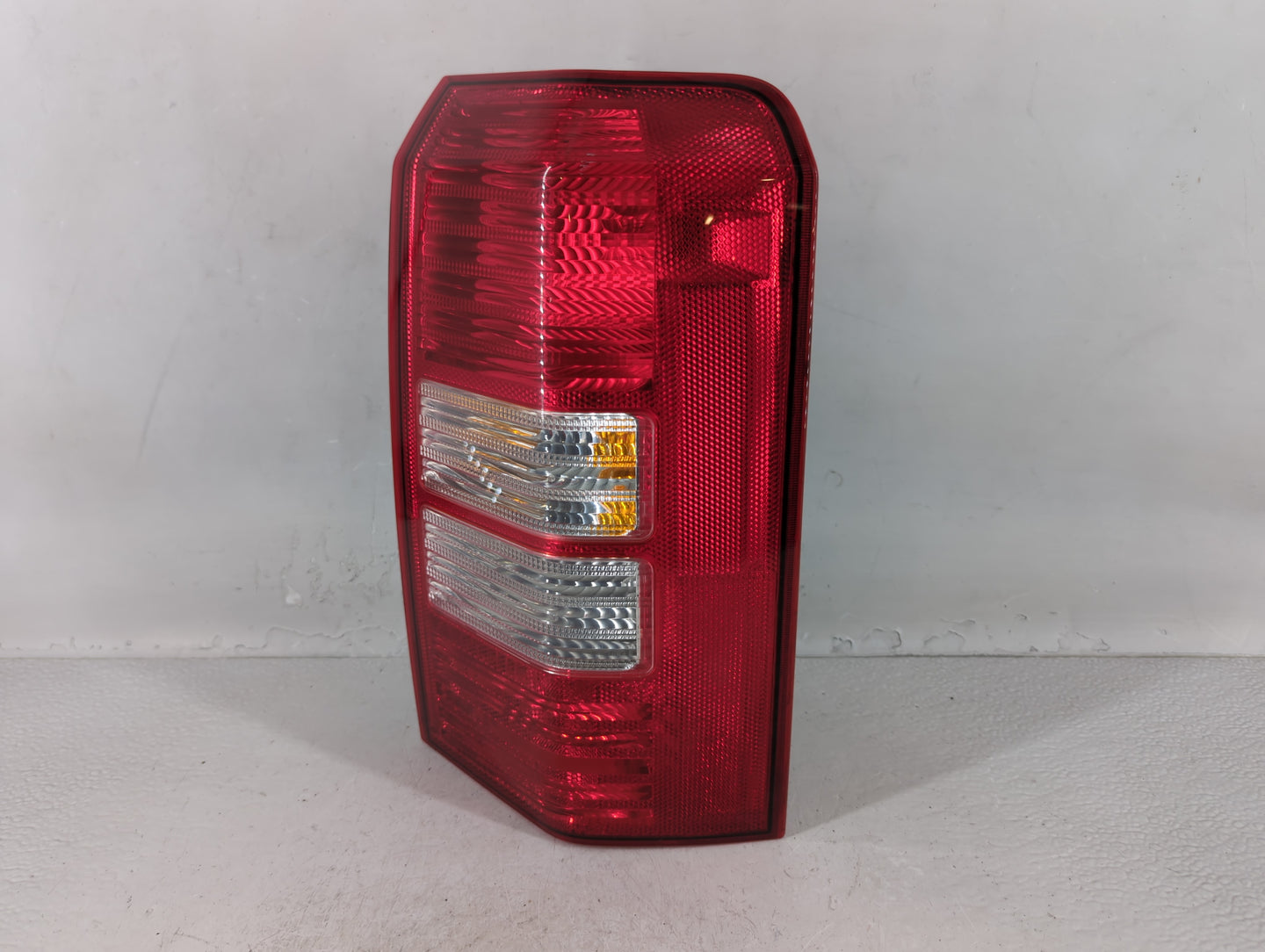 2007 Jeep Patriot Tail Light Assembly Passenger Right OEM P/N:224134 Fits OEM Used Auto Parts - Oemusedautoparts1.com