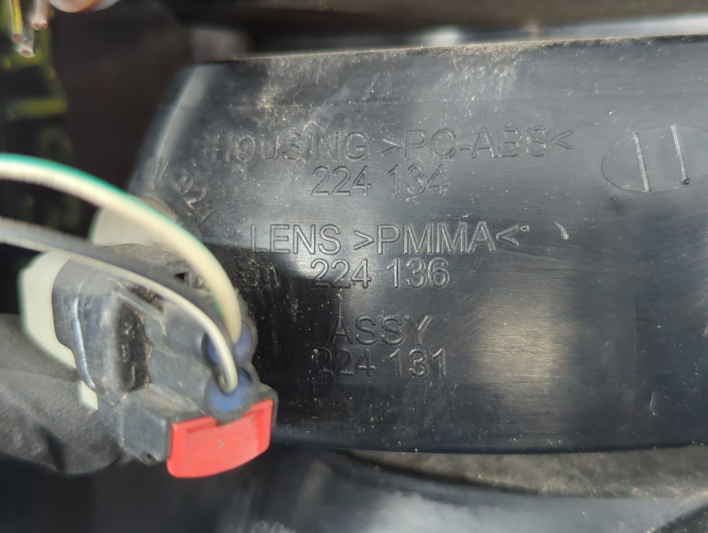 2007 Jeep Patriot Tail Light Assembly Passenger Right OEM P/N:224134 Fits OEM Used Auto Parts - Oemusedautoparts1.com