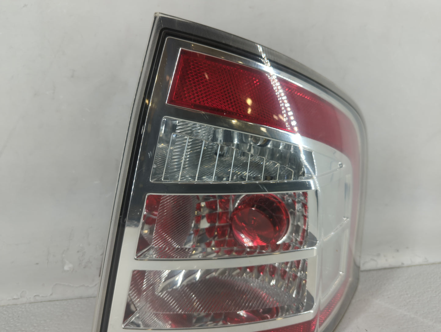 2007-2010 Ford Edge Tail Light Assembly Passenger Right OEM P/N:7T43-13B504-B Fits Fits 2007 2008 2009 2010 OEM Used Auto Parts - Oemusedautoparts1.com
