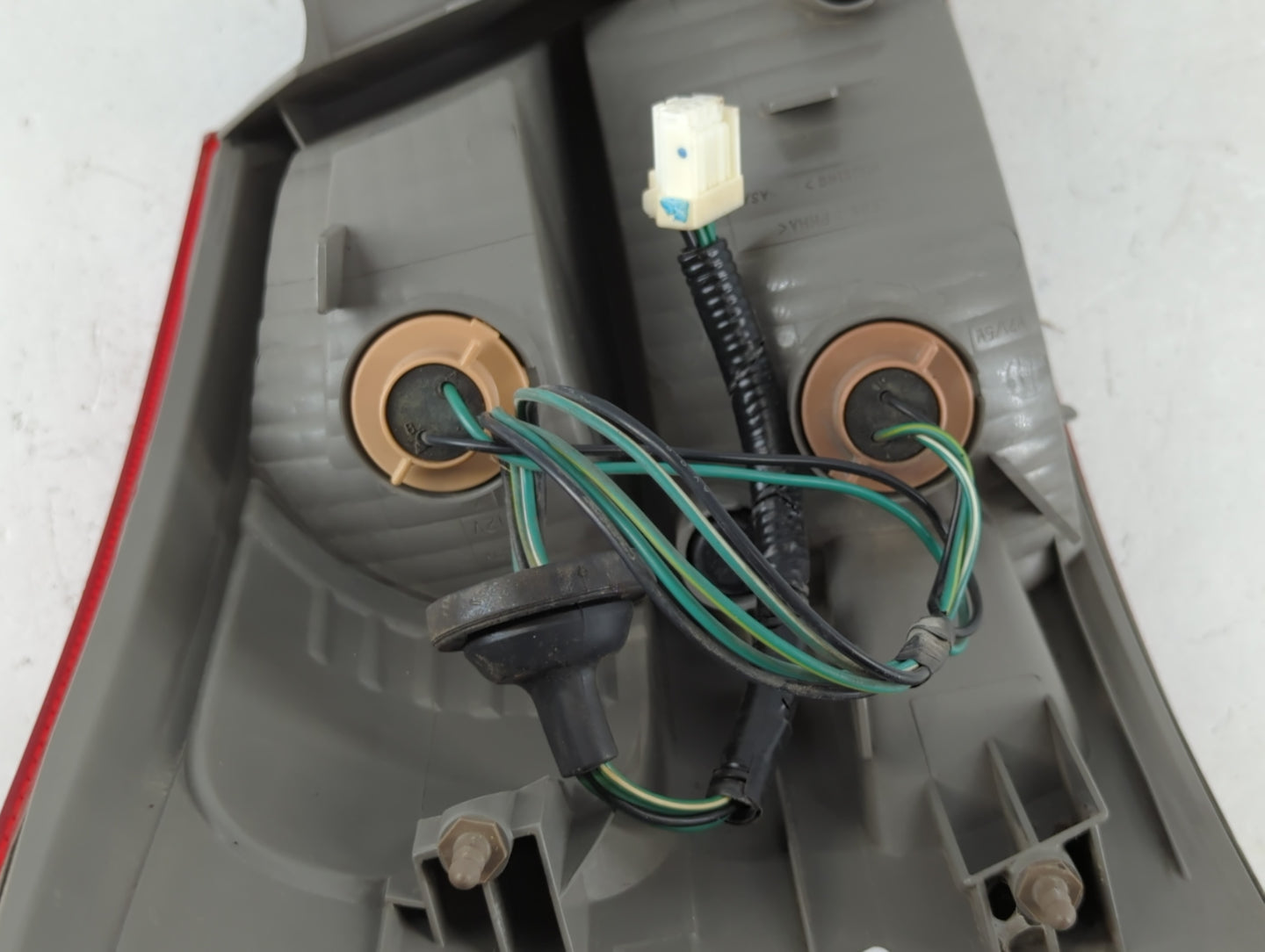 2008-2015 Nissan Rogue Tail Light Assembly Passenger Right OEM Fits Fits 2008 2009 2010 2011 2012 2013 2014 2015 OEM Used Auto Parts - Oemusedautoparts1.com