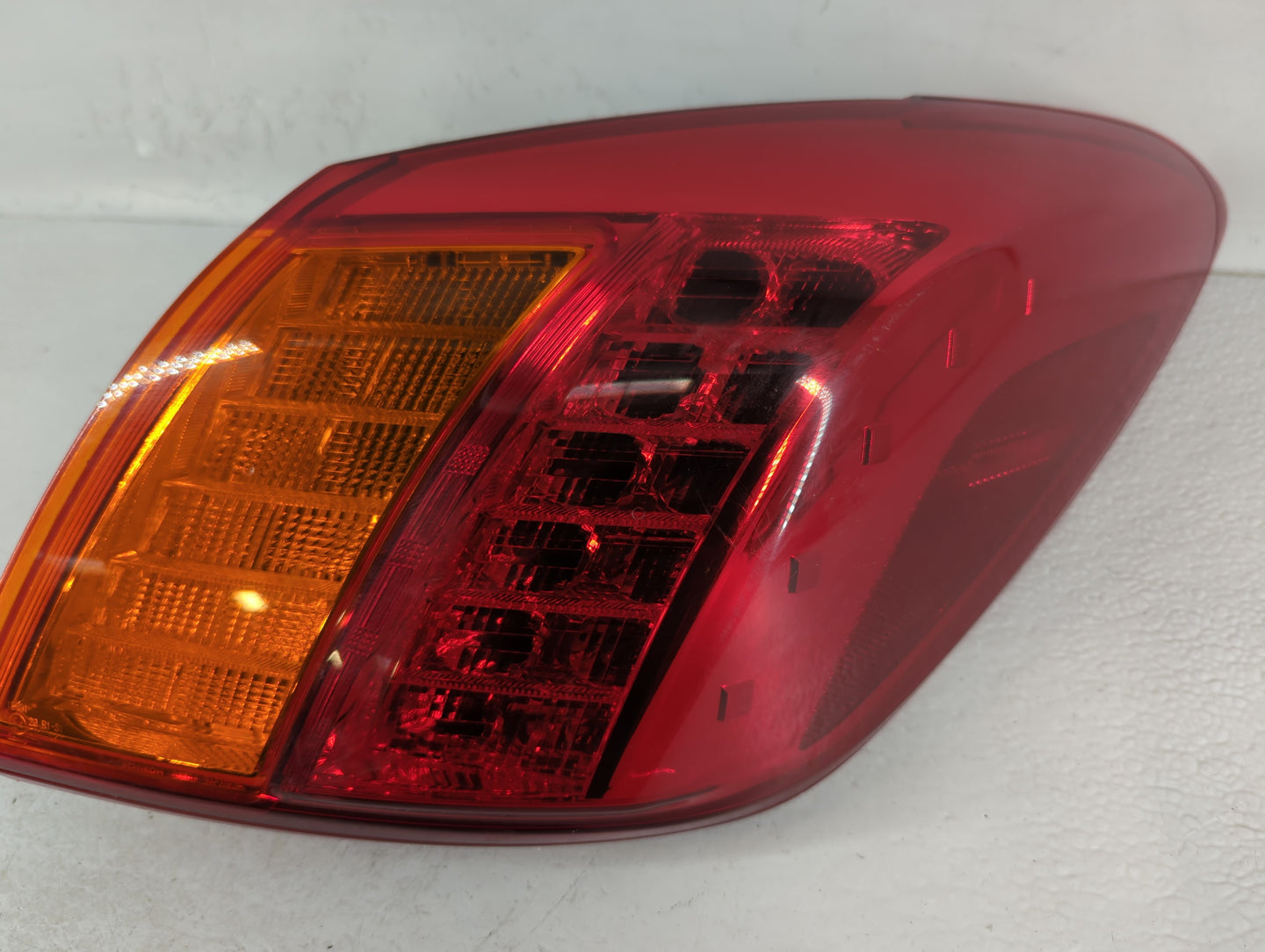 2009-2010 Nissan Murano Tail Light Assembly Passenger Right OEM Fits Fits 2009 2010 OEM Used Auto Parts - Oemusedautoparts1.com