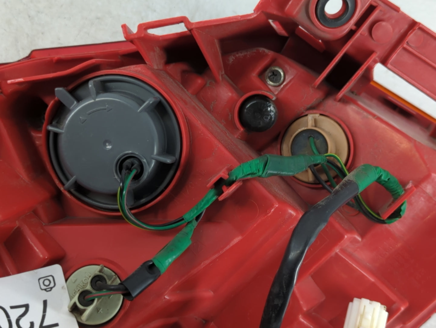 2009-2010 Nissan Murano Tail Light Assembly Passenger Right OEM Fits Fits 2009 2010 OEM Used Auto Parts - Oemusedautoparts1.com