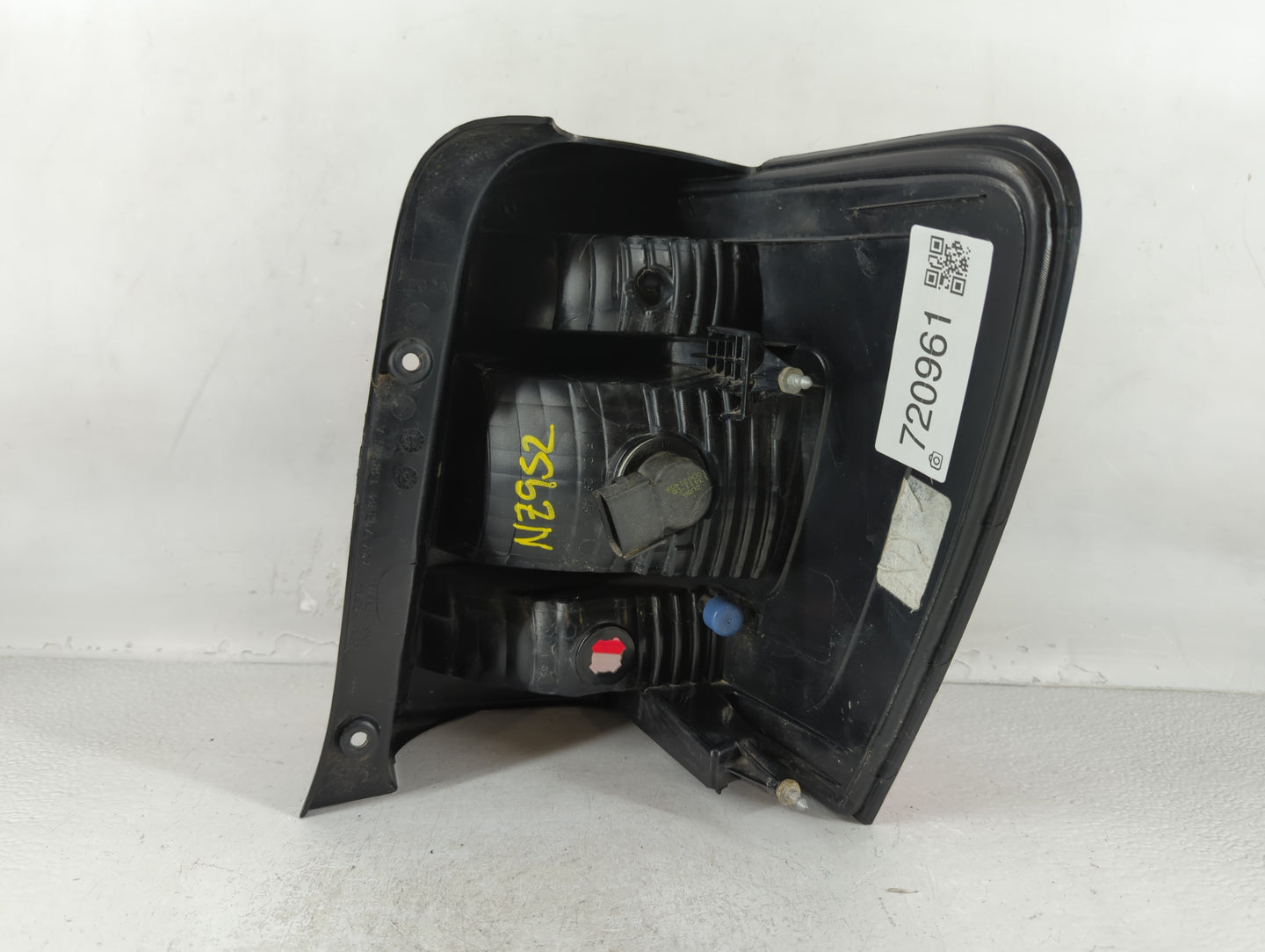 2008-2012 Ford Escape Tail Light Assembly Driver Left OEM P/N:9L84-13B505-A Fits Fits 2008 2009 2010 2011 2012 OEM Used Auto Parts - Oemusedautoparts1.com