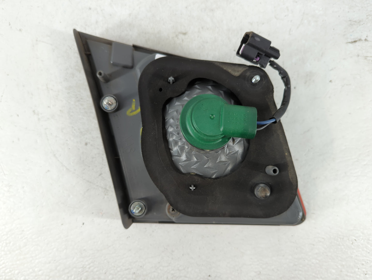 2011-2016 Chevrolet Cruze Tail Light Assembly Passenger Right OEM Fits Fits 2011 2012 2013 2014 2015 2016 OEM Used Auto Parts - Oemusedautoparts1.com