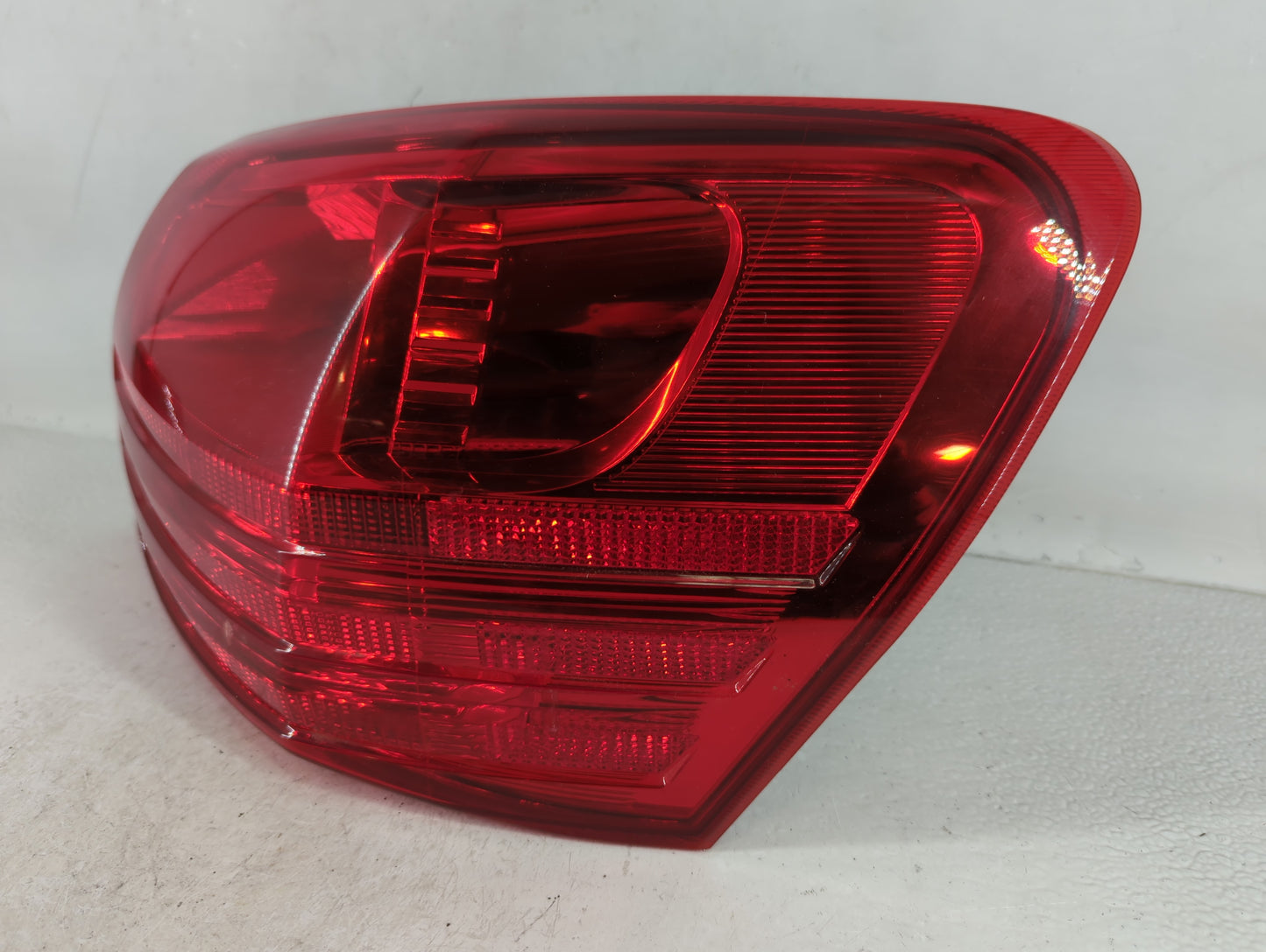 2008-2015 Nissan Rogue Tail Light Assembly Passenger Right OEM Fits Fits 2008 2009 2010 2011 2012 2013 2014 2015 OEM Used Auto Parts - Oemusedautoparts1.com